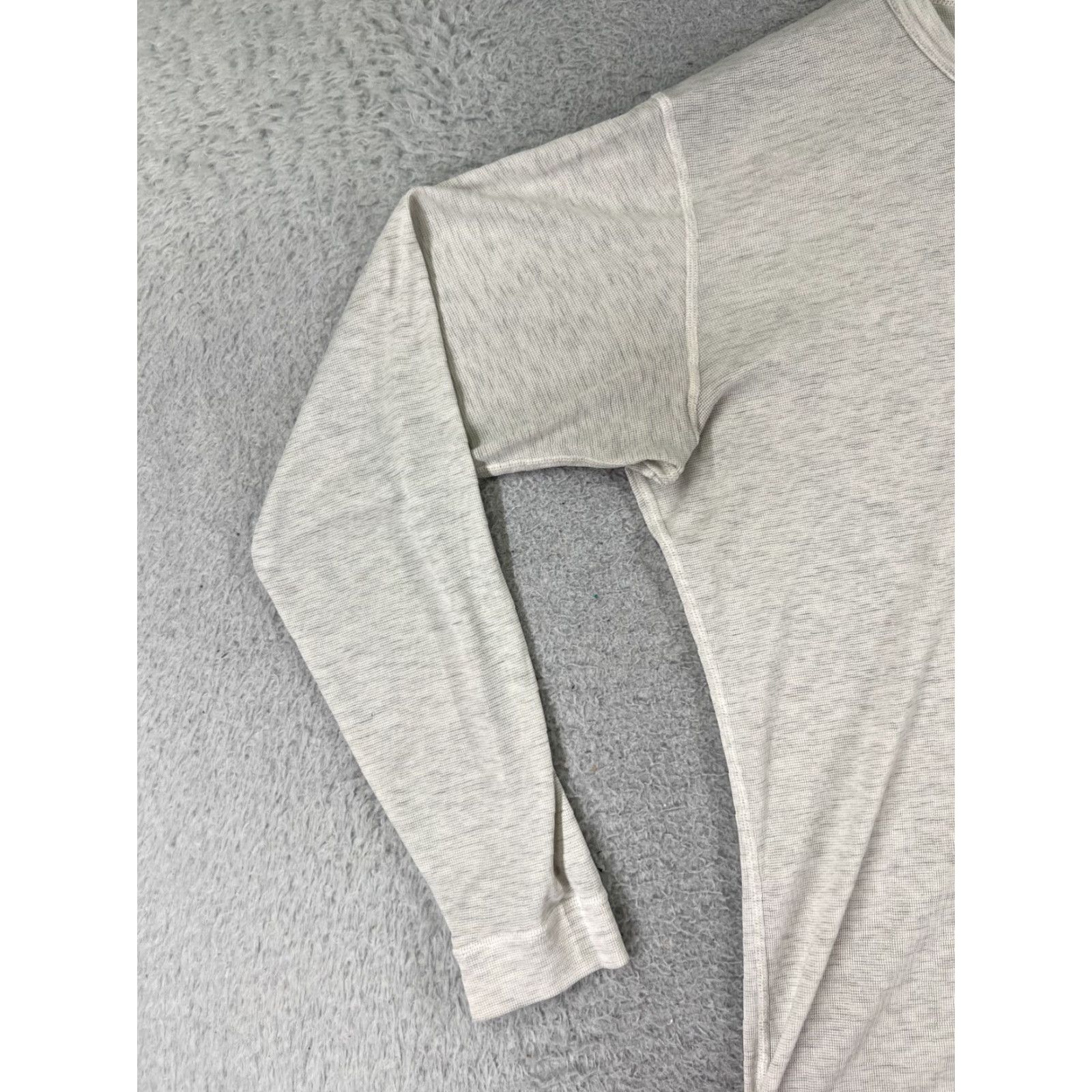 Patagonia Patagonia Shirt Adult Medium Gray Capilene Baselayer Long Sleeve Made USA Poly Size M / US 6-8 / IT 42-44 - 3 Thumbnail