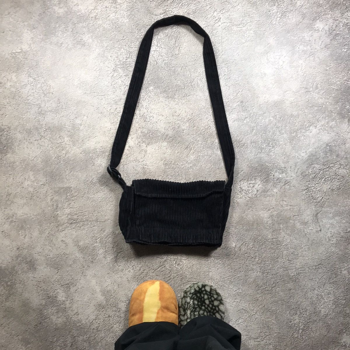 Avant Garde x Vintage Japan Crossbody Bag Tactical With Pockets 90's Y2K in Black, Men's