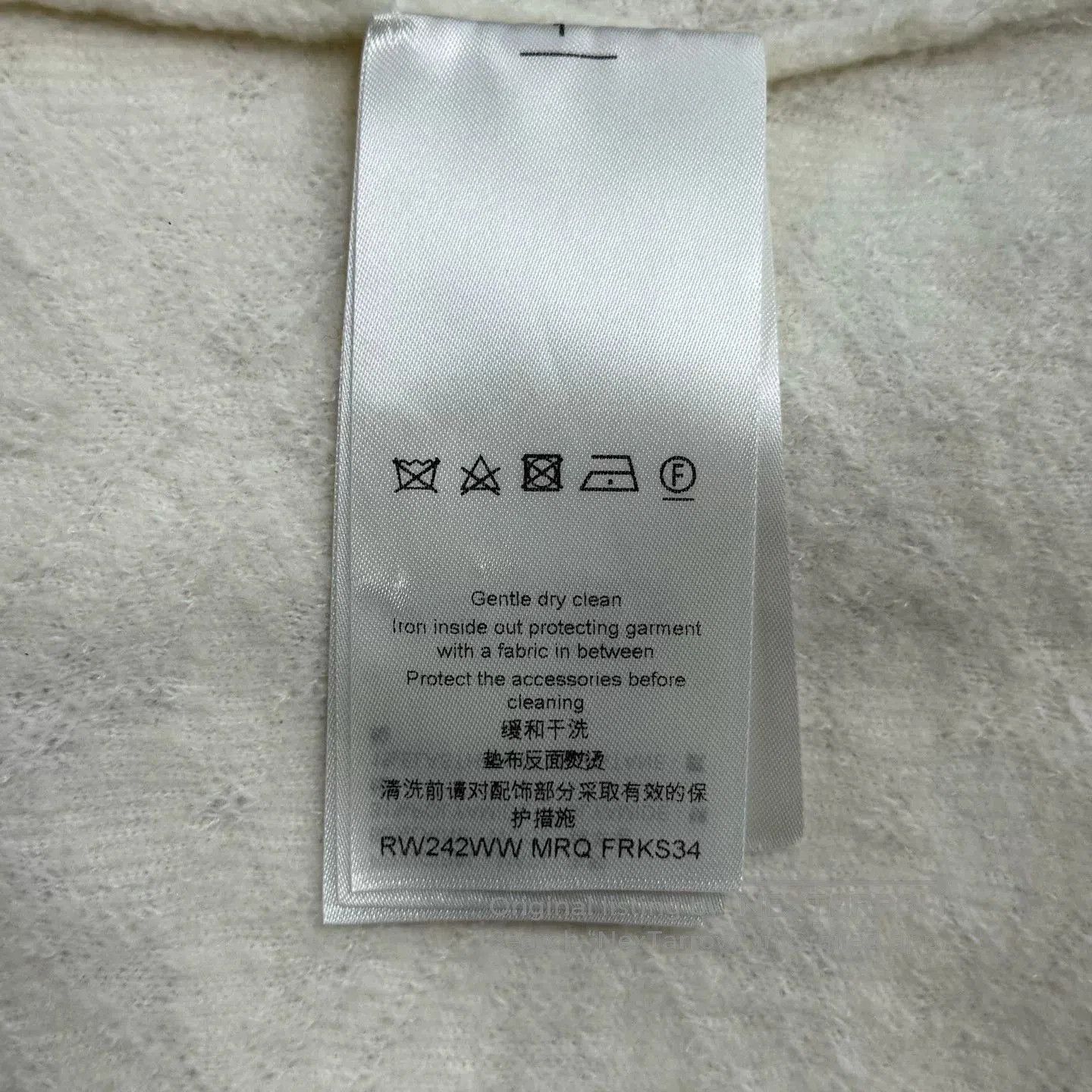 Louis Vuitton Louis Vuitton White Logo Wool Sweater. Size US S / EU 44-46 / 1 - 6 Thumbnail