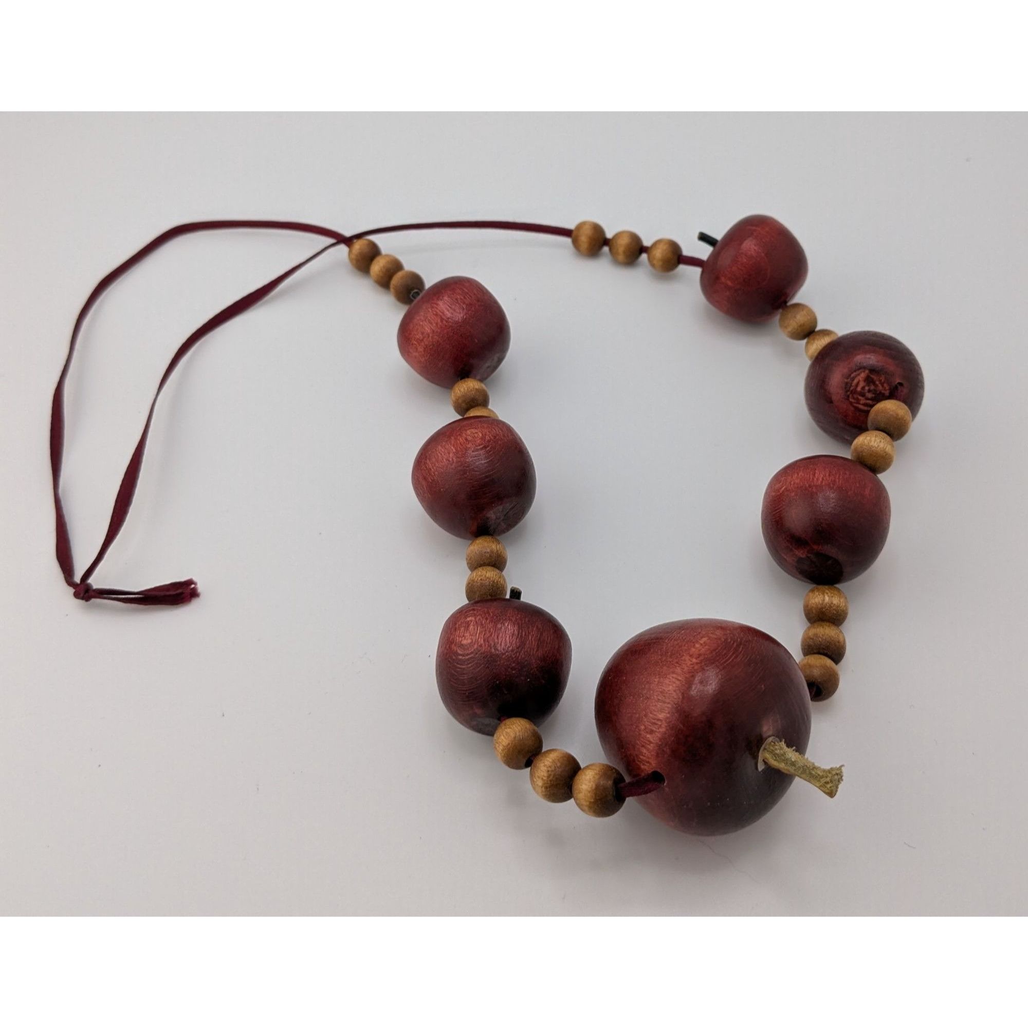 Other Vintage Cottagecore Wooden Apple Beaded Necklace Size ONE SIZE - 6 Thumbnail