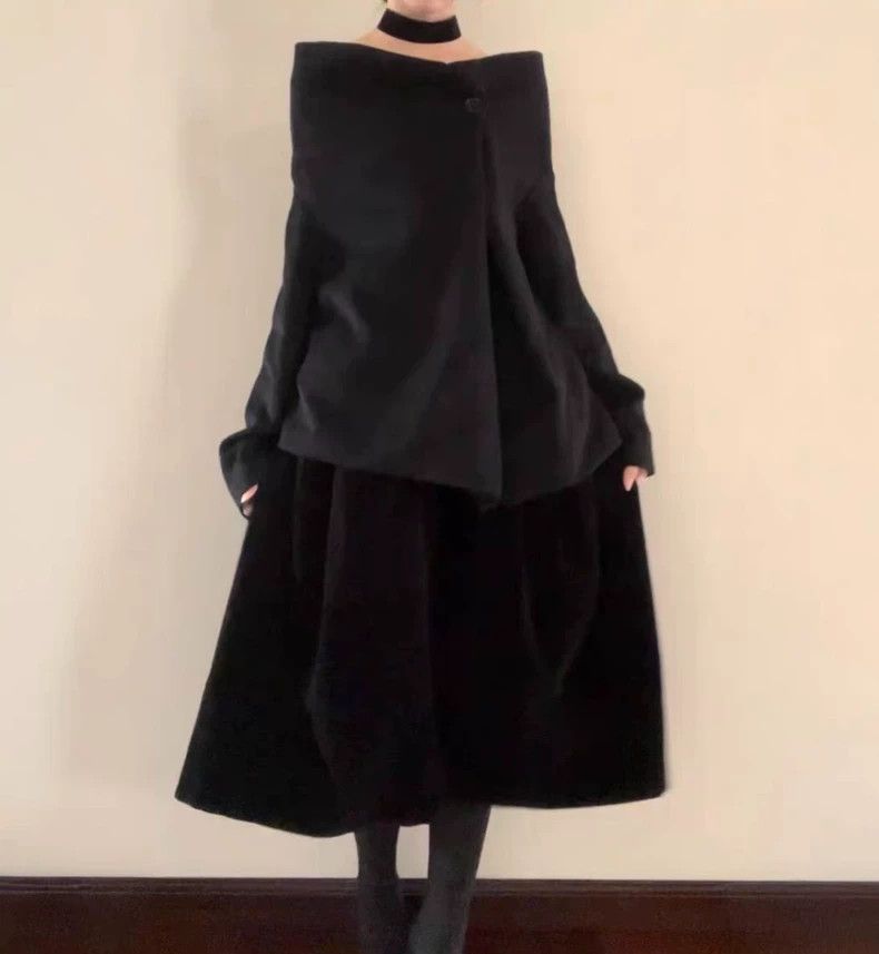 Comme des Garcons Comme Des Garcons Black half skirt 2505-Nextarrow Size S / US 4 / IT 40 - 1 Thumbnail