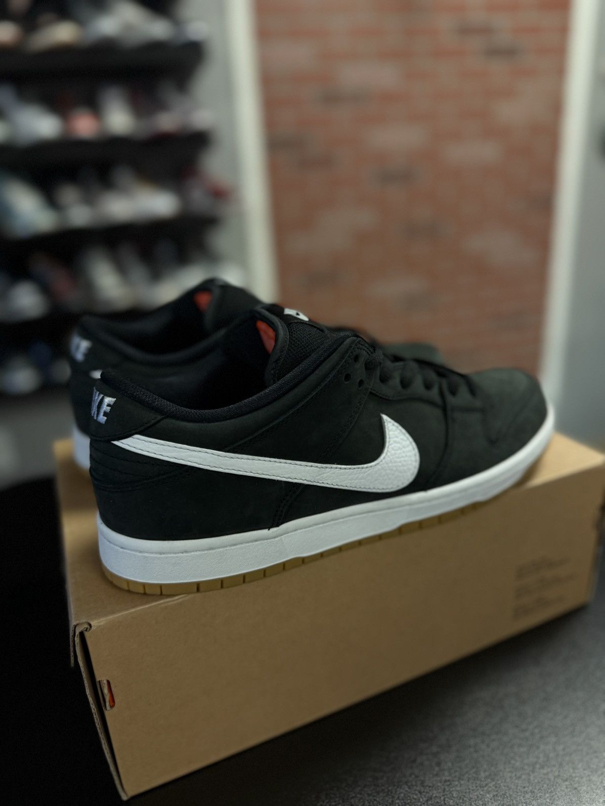 Nike Mens Size 11 - Nike SB Dunk Low Pro Black Gum Orange Label Size US 11 / EU 44 - 5 Thumbnail