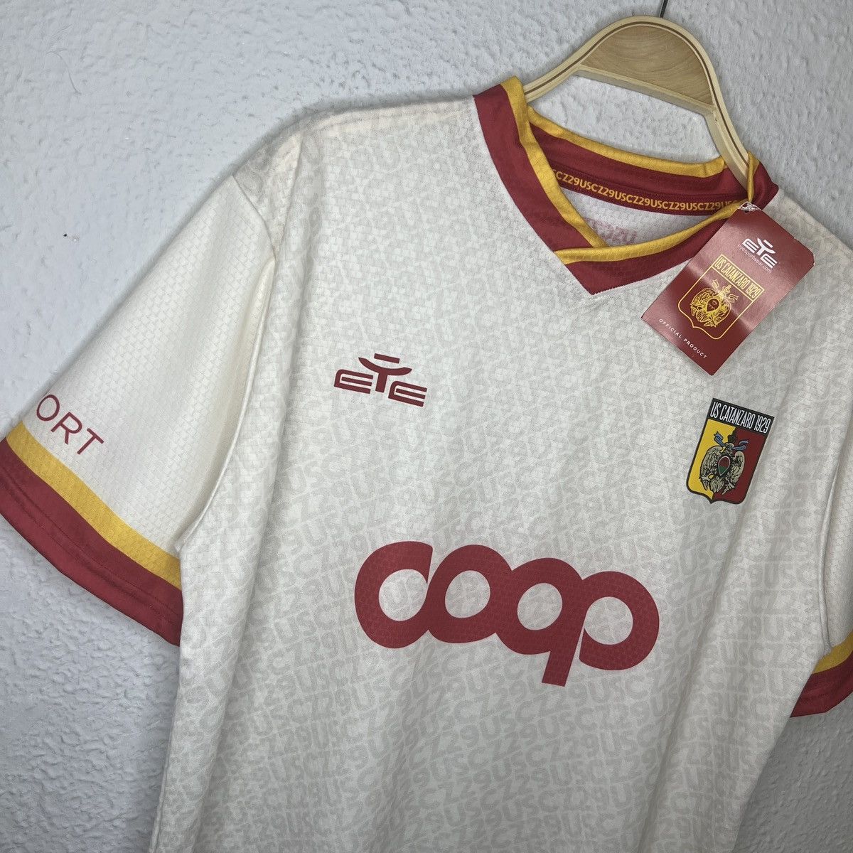 Other EYE US Catanzaro 1929 Tshirt Tee Jersey Coop Italy Soccer Size US XL / EU 56 / 4 - 4 Thumbnail