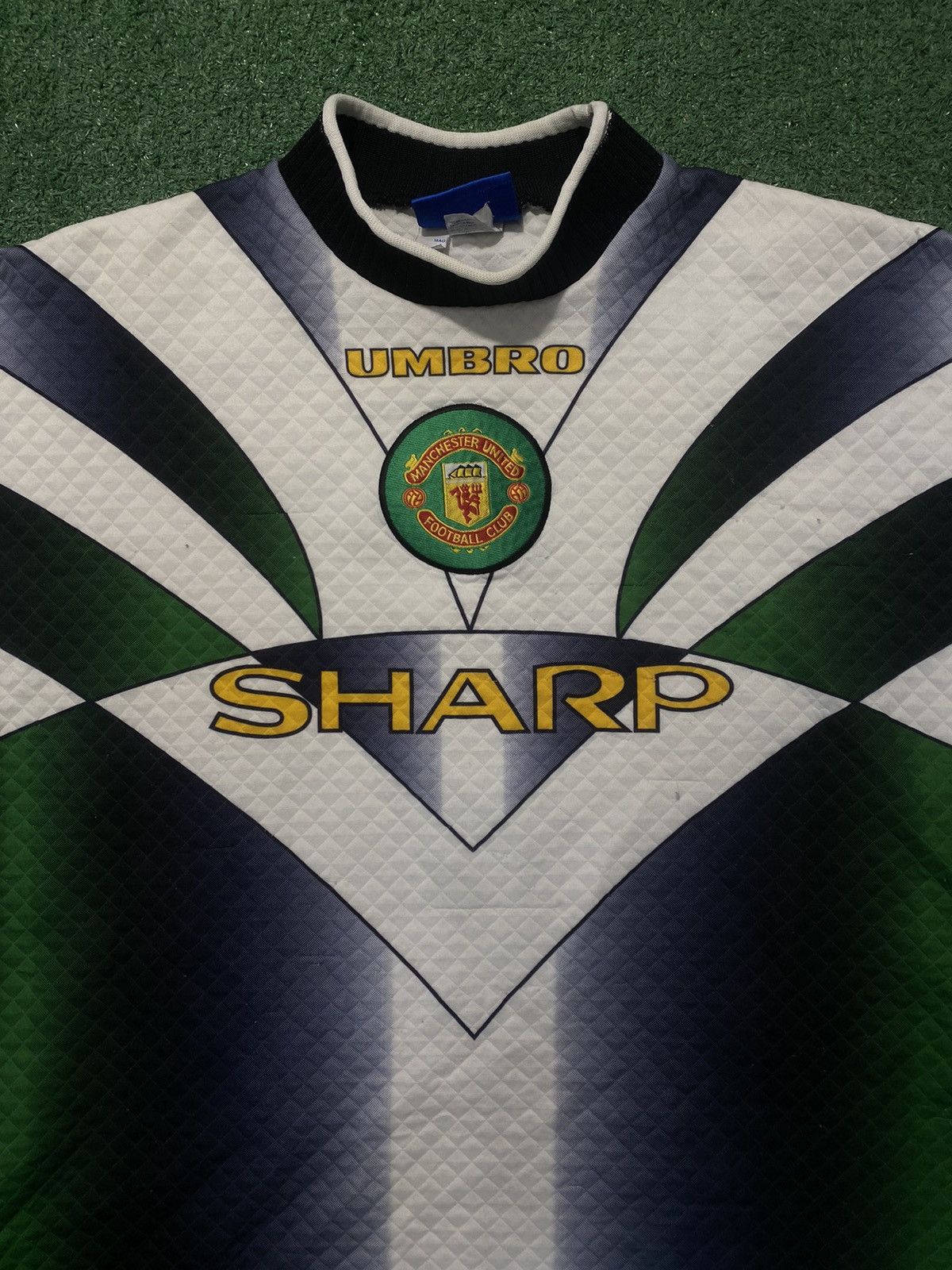 Umbro 1996-97 Manchester United Goalkeeper Shirt Schmeichel Size US L / EU 52-54 / 3 - 2 Thumbnail