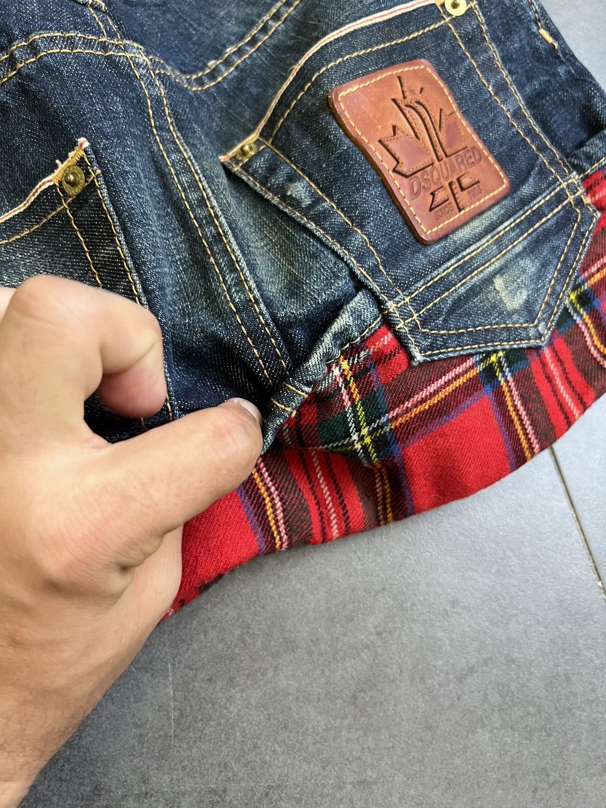Dsquared2 VINTAGE DSQUARED2 AVANT GARDE MINI JEANS SKIRT Size 26" / US 2 / IT 38 - 6 Thumbnail