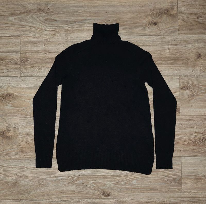 Massimo Dutti 95% wool 5% cashmere sweater turtleneck jumper black vintage Size XS / US 0-2 / IT 36-38 - 1 Thumbnail