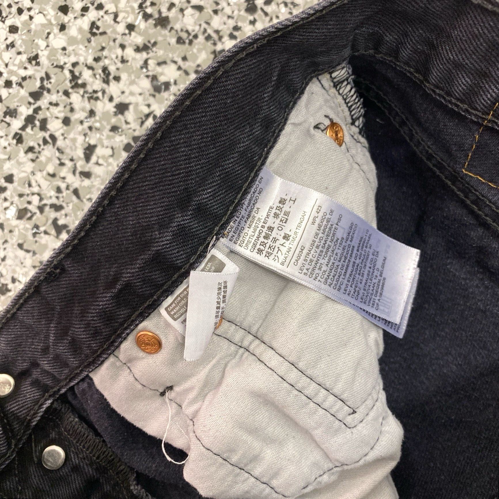 Levi's Levi's Jeans 501 Straight Button Fly Denim Black 30x30 Mens Regular Mid Rise 5-Pocket American Cowboy Modern Vintage No Size US 30 / EU 46 - 3 Thumbnail