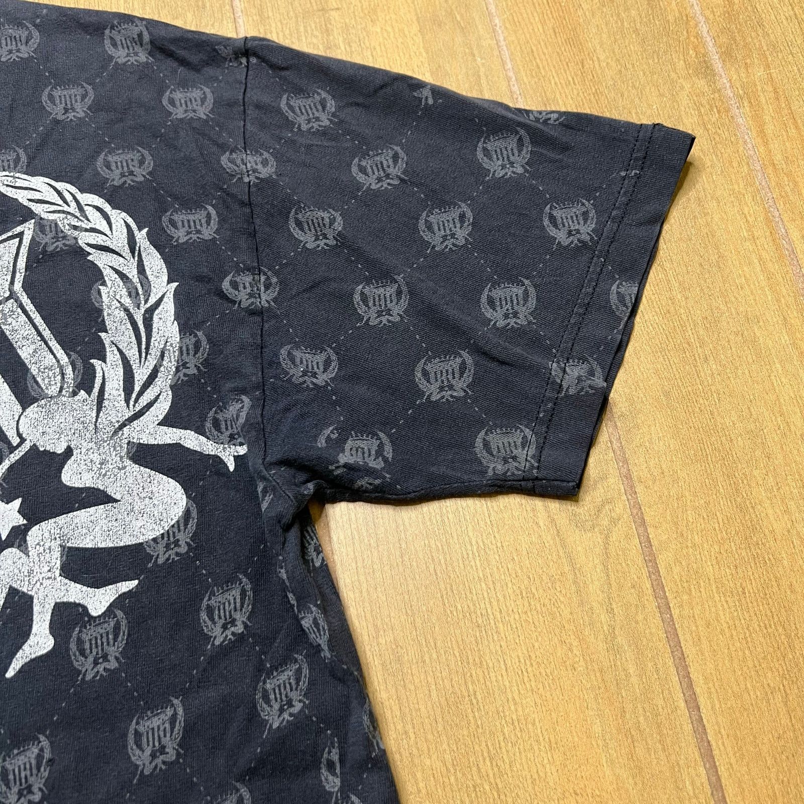 Vintage Y2K Silver Star All Over Print Graphic T-Shirt Men Sz Large Size US L / EU 52-54 / 3 - 9 Thumbnail