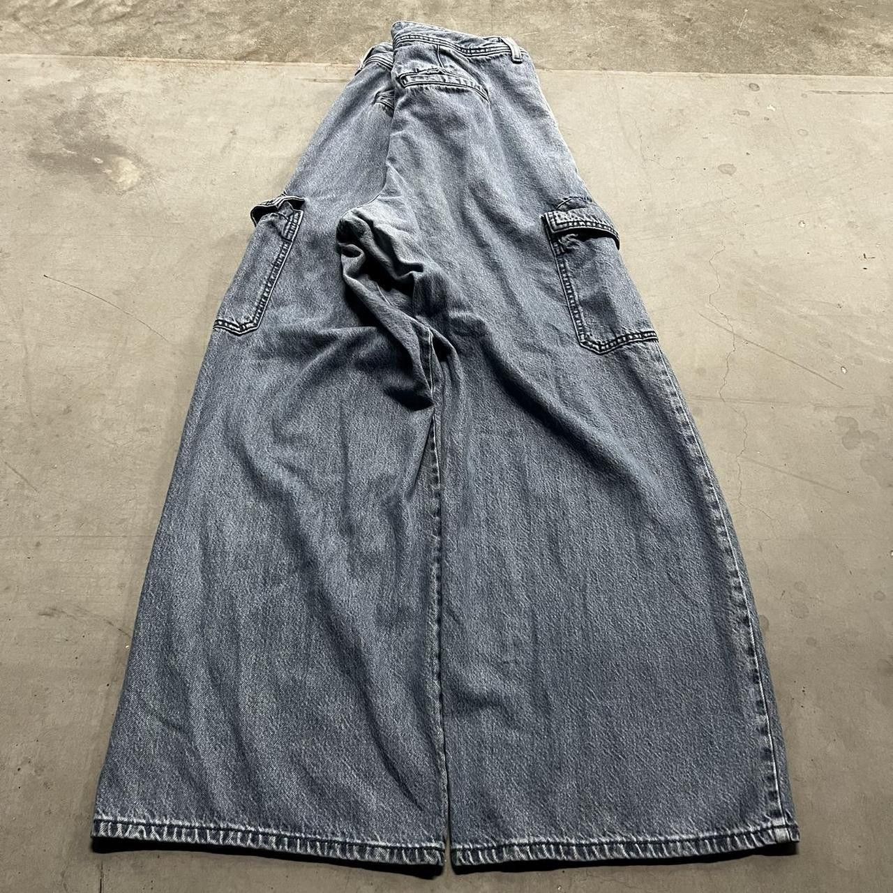 Vintage Vintage Y2K/2000s Super Baggy WideLeg Skater Style Medium Wash Cargo Denim Jeans! Size US 34 / EU 50 - 6 Thumbnail