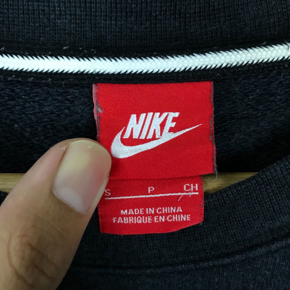 Nike Nike Mini Logo Pullover Jumper Sweatshirt Size US S / EU 44-46 / 1 - 7 Thumbnail