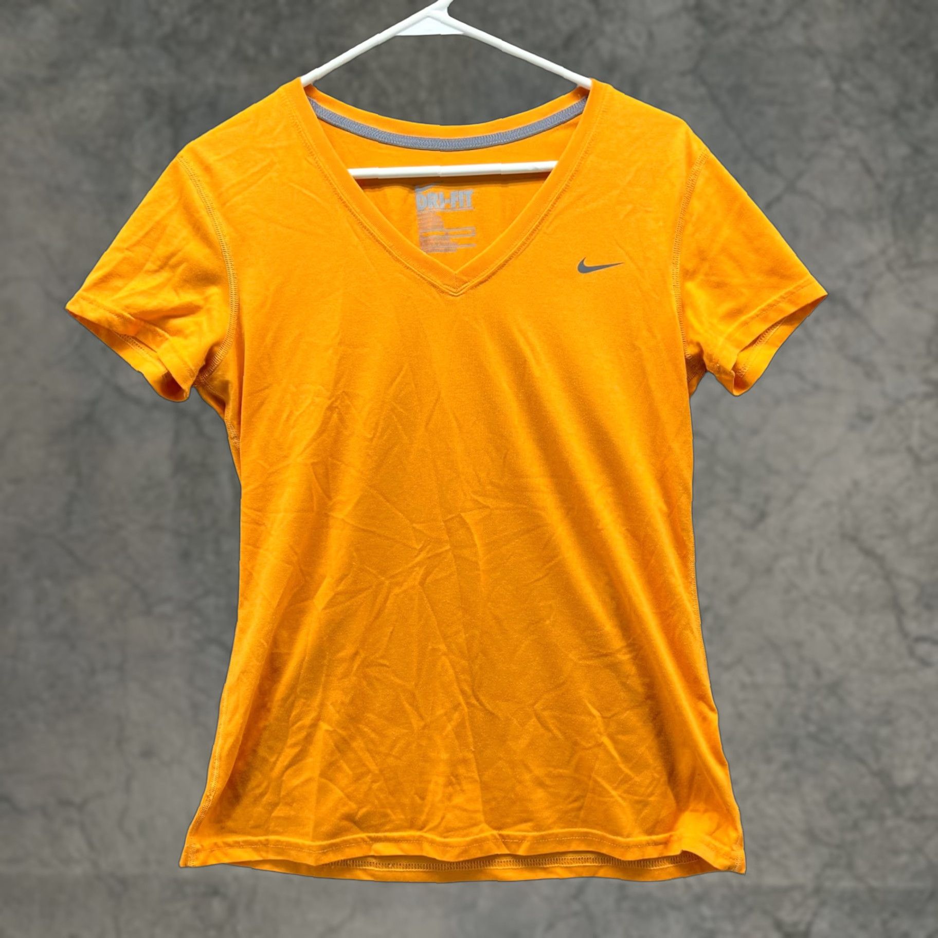 Nike Nike Shirt Womens Medium Orange Dri-Fit V-Neck Tee Swoosh Athletic Casual Shirt Women M Orange Briefs? Size M / US 6-8 / IT 42-44 - 1 Thumbnail
