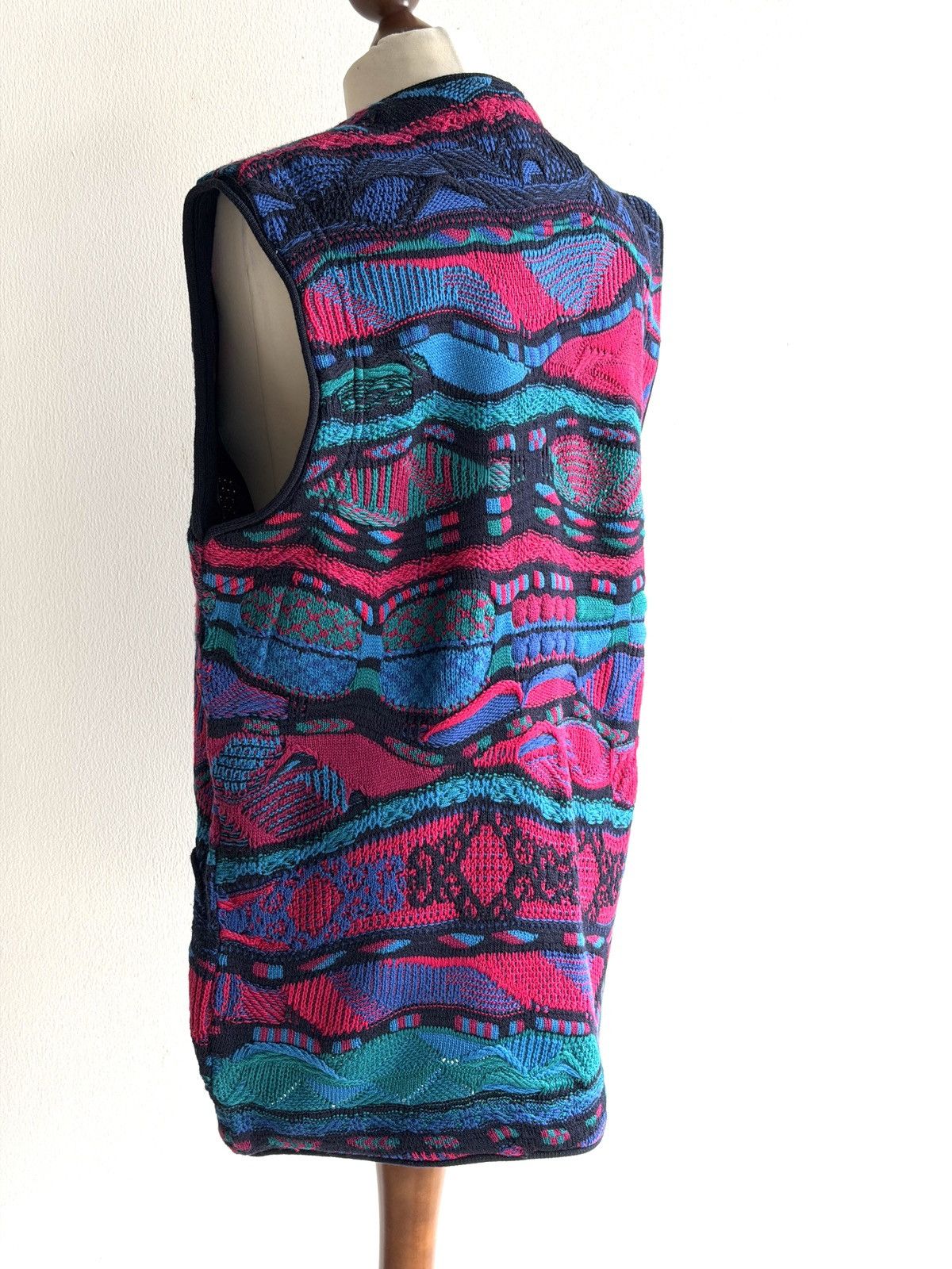 Coogi Vintage Coogi Wool Vest, 90s 3D Knit, Size L, New With Tag Size US L / EU 52-54 / 3 - 7 Thumbnail