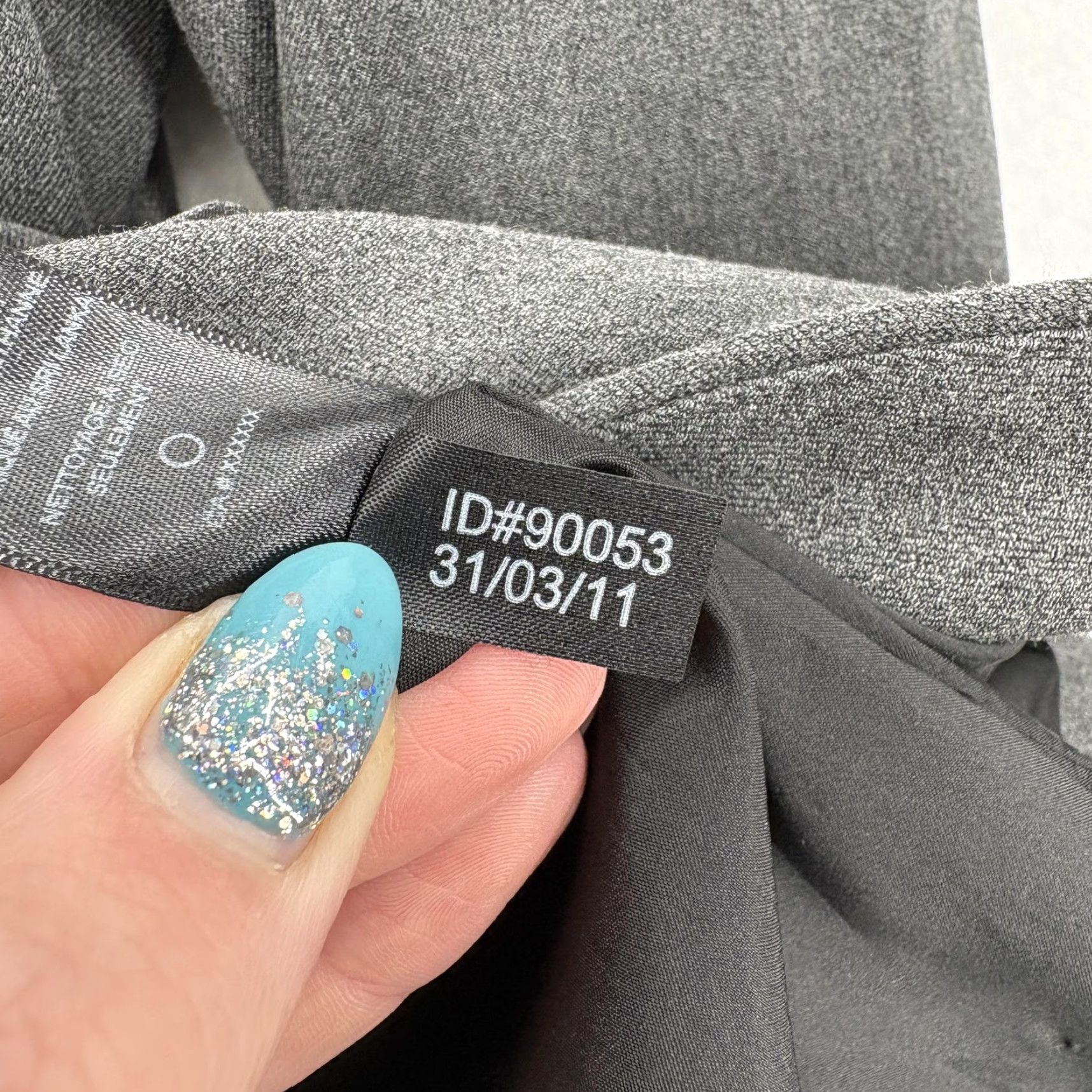 Express Express Blazer Womens 10 Gray Tailored Stretch Lined Business Suit Jacket Formal Size L / US 10 / IT 46 - 7 Thumbnail