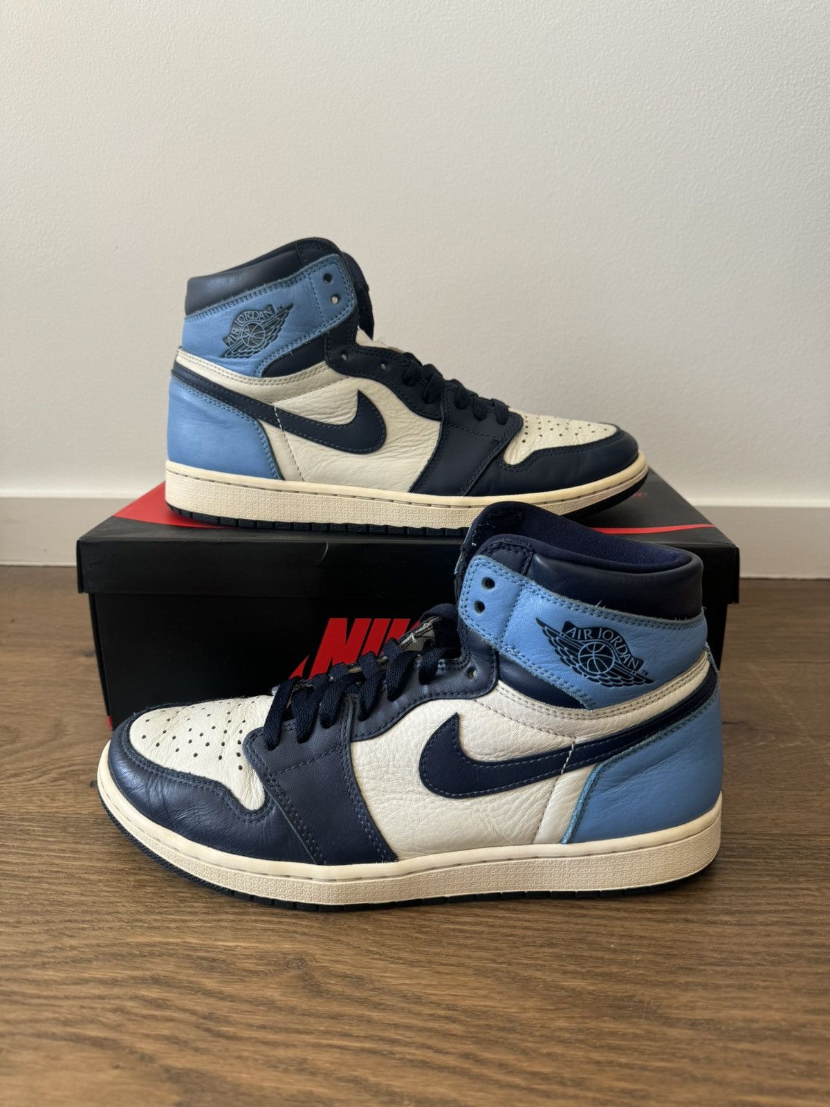 Jordan Brand Jordan 1 High Retro Obsidian Size US 10 / EU 43 - 2 Thumbnail