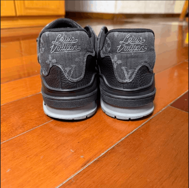 Louis Vuitton Louis Vuitton low-top sneakers Size US 8 / EU 41 - 3 Thumbnail