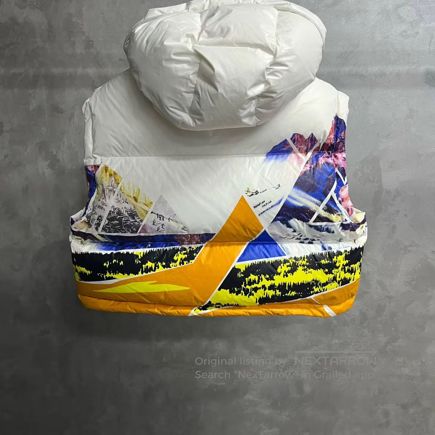 Louis Vuitton Louis Vuitton SIZE 38 Leisure patterned printed hooded dow Size US M / EU 48-50 / 2 - 5 Thumbnail
