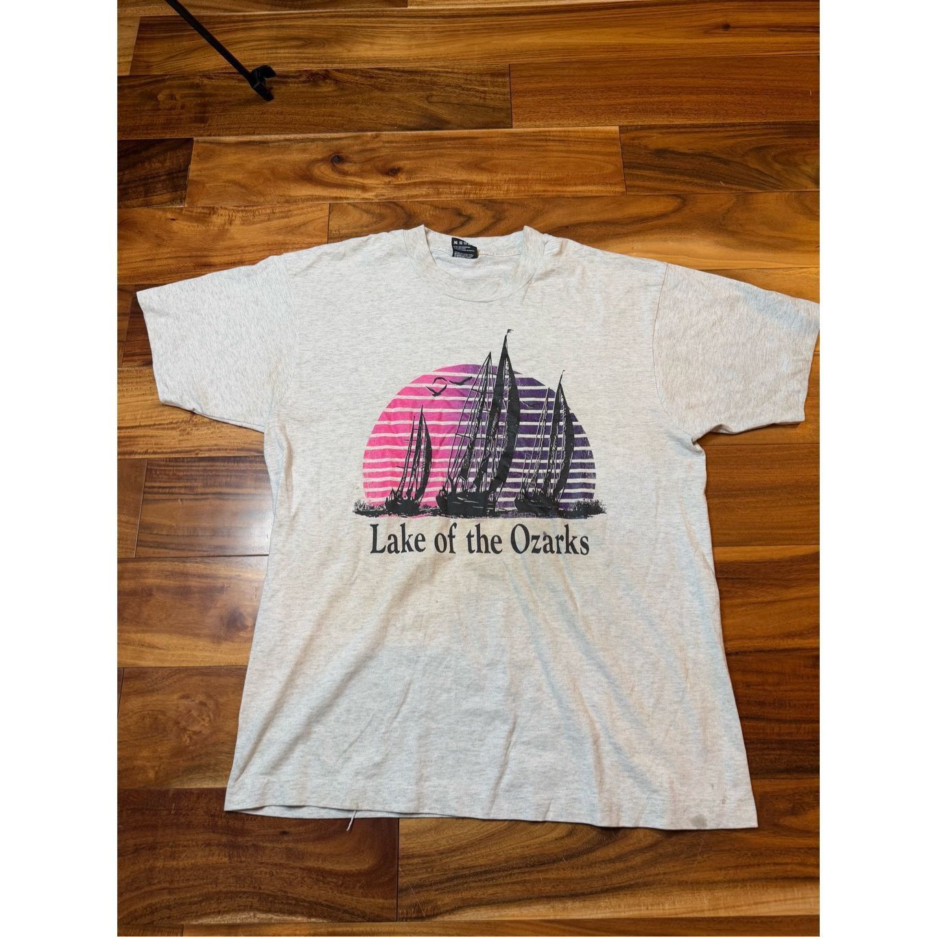 Other Size L Vintage 1980s Single stitch lake of the ozarks tshirt Size US L / EU 52-54 / 3 - 1 Thumbnail