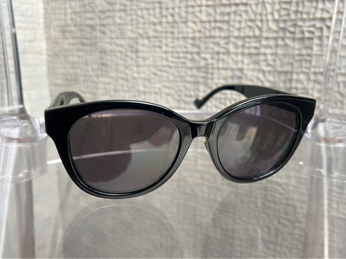 Gucci Gucci Oversized Black Logo Sunglasses Unisex Size ONE SIZE - 5 Thumbnail