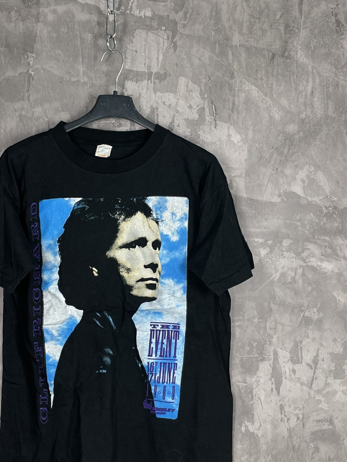 Band Tees Vintage 1990 Cliff Richard Tour T-shirt Size US M / EU 48-50 / 2 - 4 Thumbnail