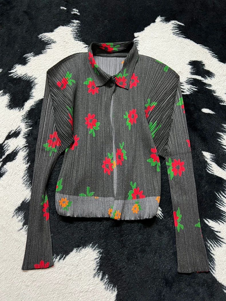 Issey Miyake Issey Miyake size:4 A grey floral top Size M / US 6-8 / IT 42-44 - 2 Thumbnail