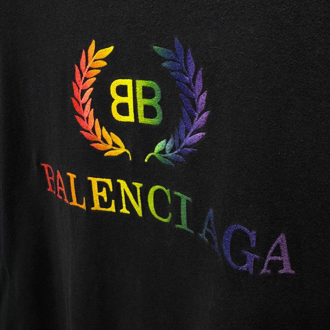 Balenciaga Balenciaga BB logo rainbow embroidered tee Size US XL / EU 56 / 4 - 3 Thumbnail
