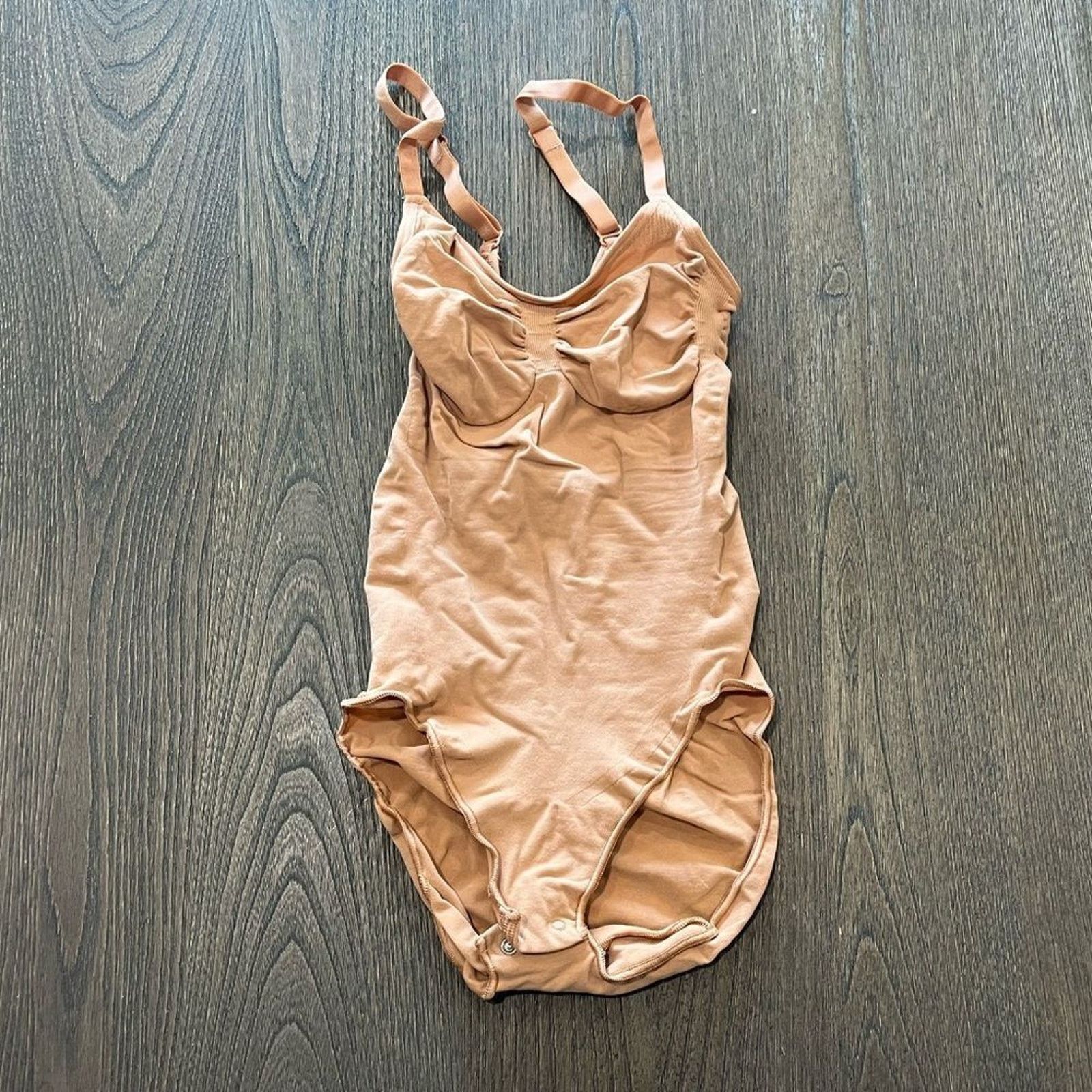 SKIMS NWOT Skims Sculpting Bodysuit - Size S/M Size S / US 4 / IT 40 - 1 Thumbnail