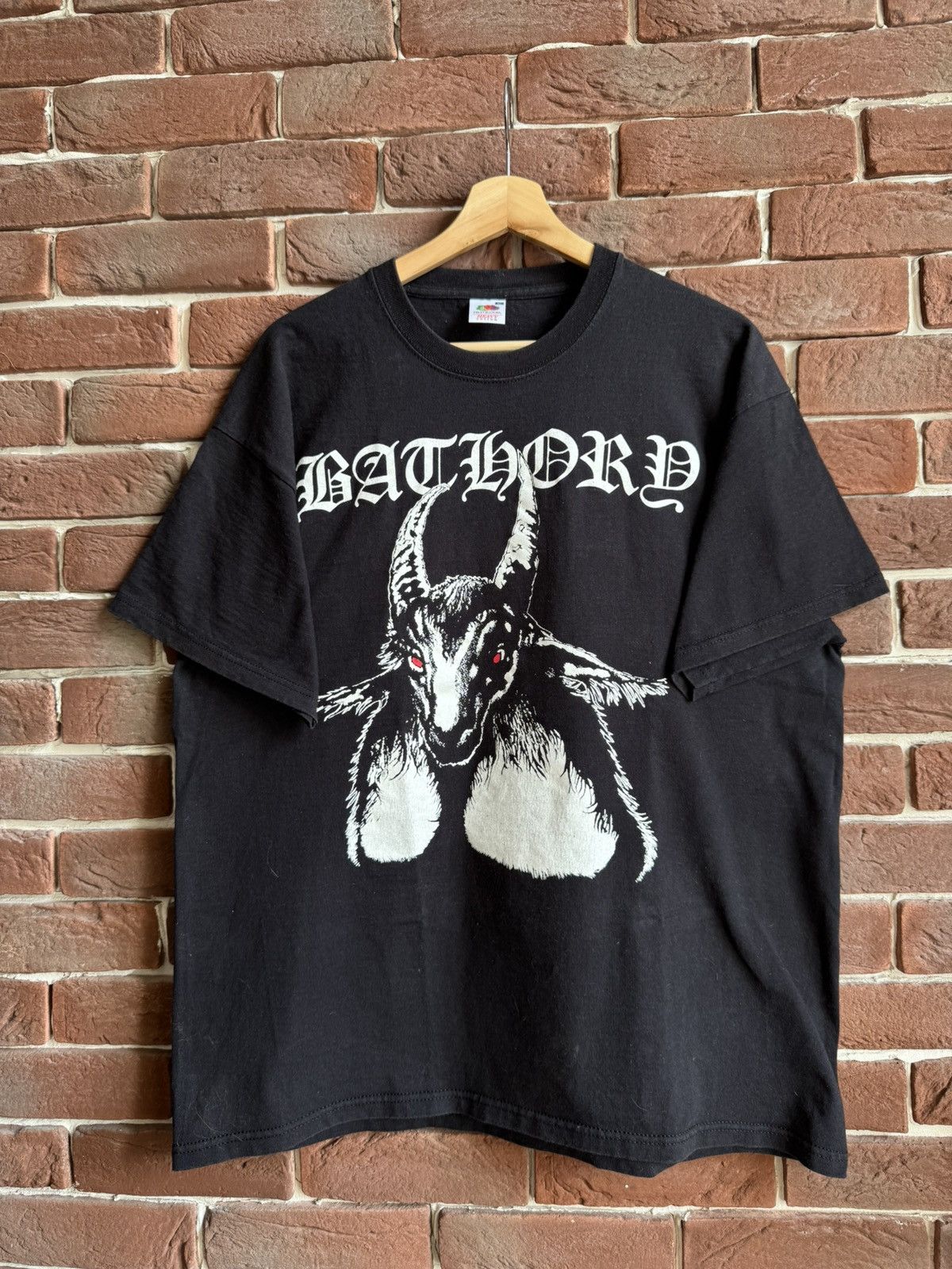 Band Tees Elizabeth Bathory Vintage 00s Goat Queen Metal Band Tee 666 Size US XL / EU 56 / 4 - 1 Thumbnail