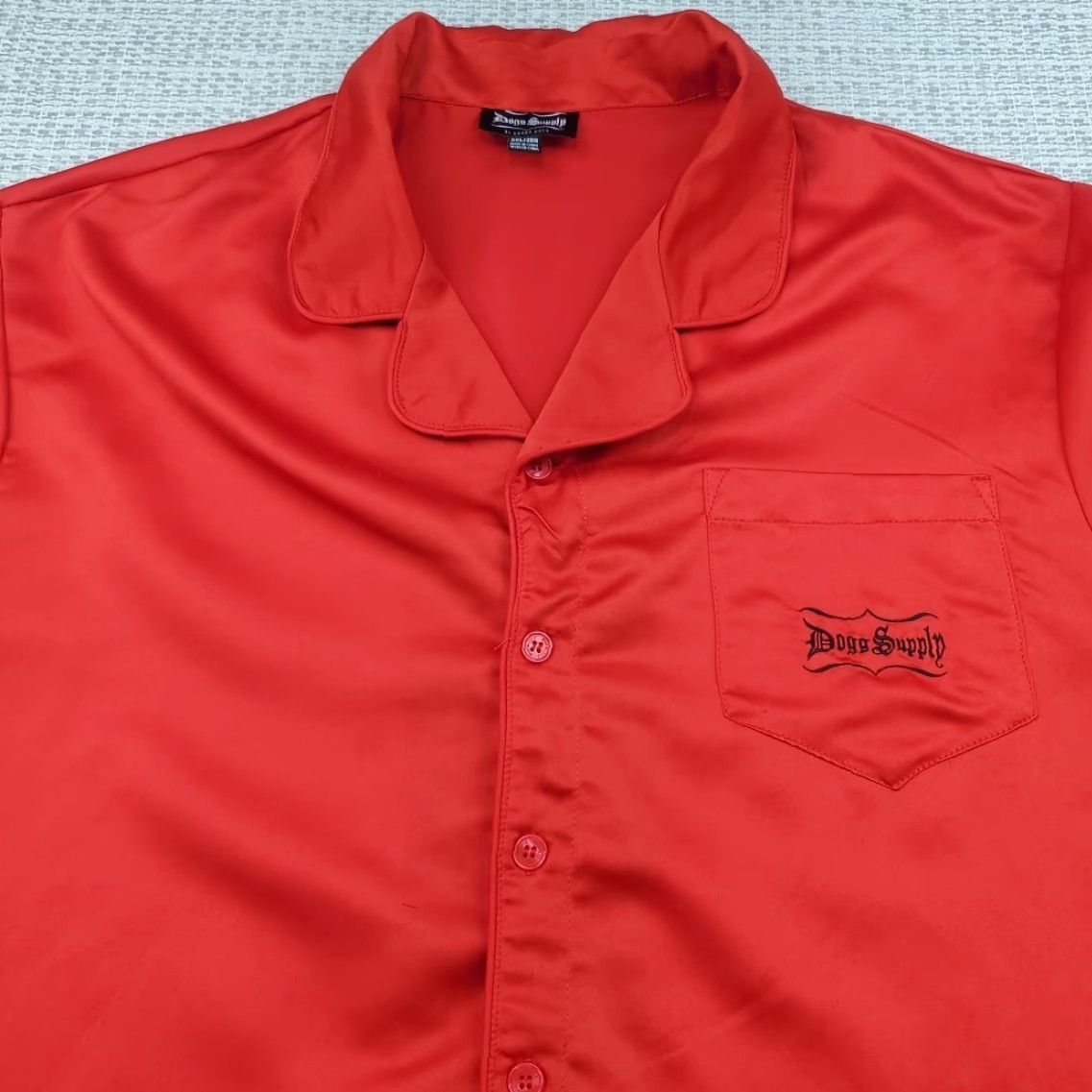 Vintage Dogg Supply Snoop Dogg Mens Sleep Shirt 2XL Satin Poly Red Long Sleeve Button Collared Pocket Logo Sleepwear Size US XXL / EU 58 / 5 - 4 Thumbnail