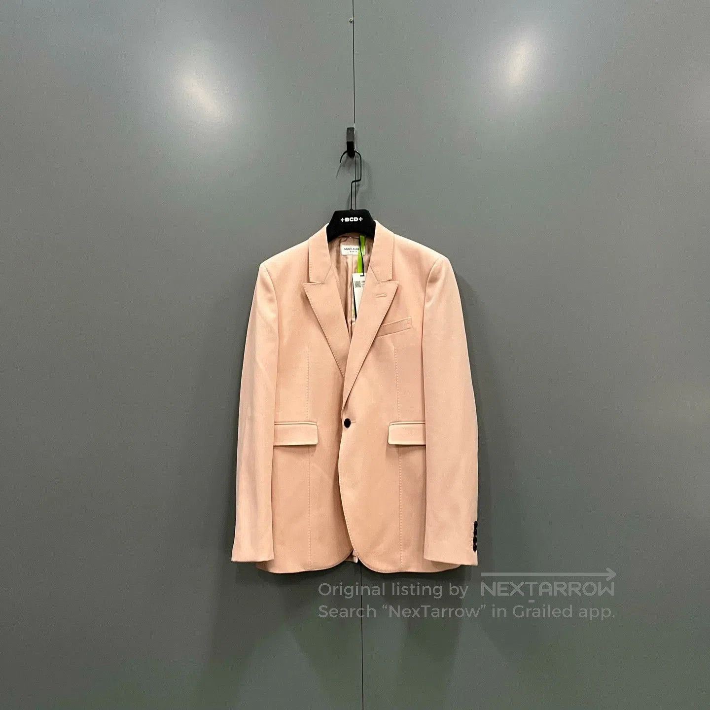Saint Laurent Paris Saint Laurent Light Pink Notched Lapel Blazer. Size US S / EU 44-46 / 1 - 1 Thumbnail