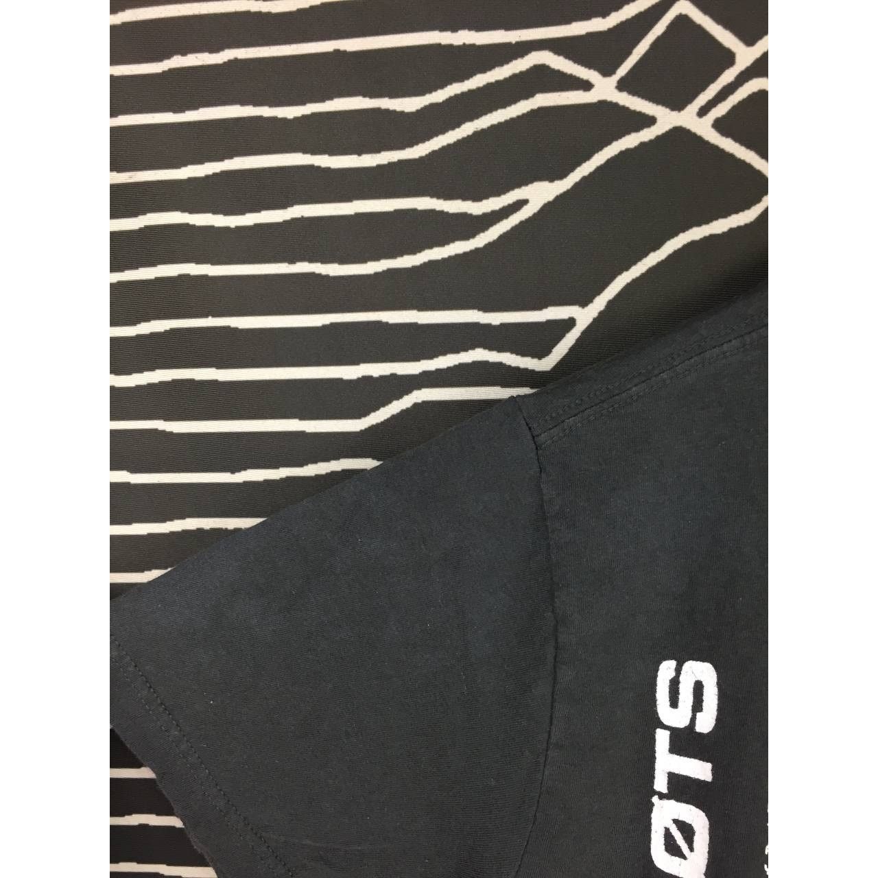Band Tees × Vintage Vtg Y2K Twenty One Pilots Rock Band Dead Car Tee Size US S / EU 44-46 / 1 - 4 Thumbnail