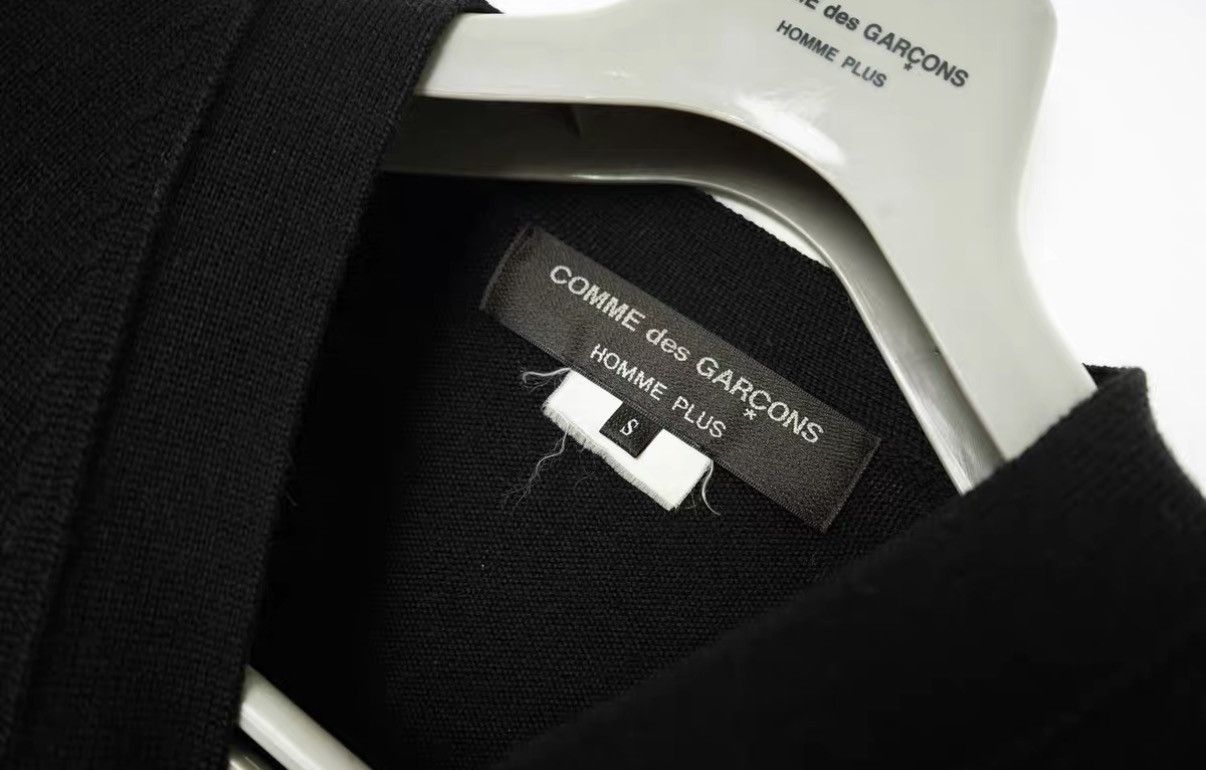 Comme des Garcons Comme des Garçons Cut-Out Armor Sleeve Cardigan Size US S / EU 44-46 / 1 - 7 Thumbnail