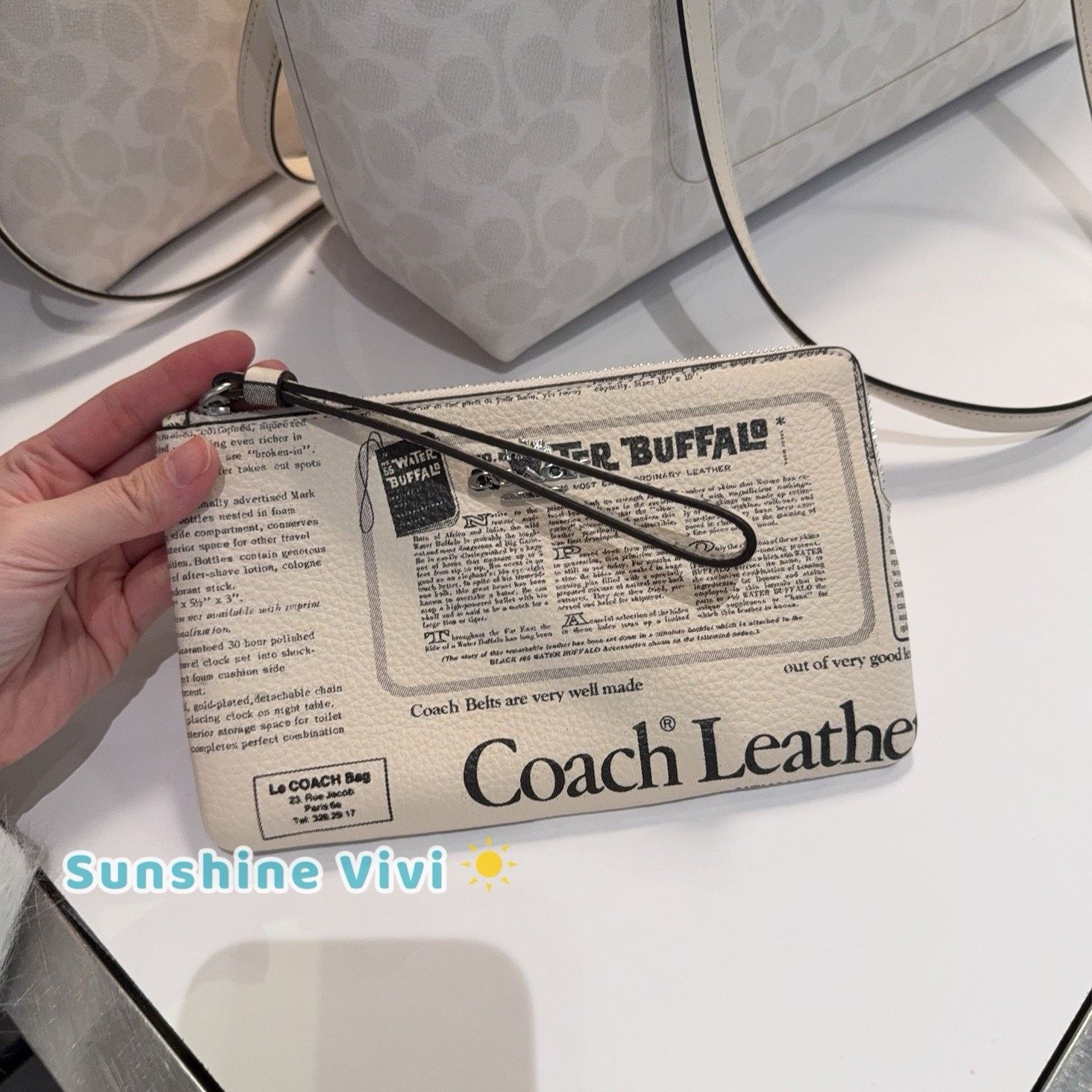 Coach NWT Coach Large Corner Zip Wristlet Newspaper Chalk CDE80 Size ONE SIZE - 3 Thumbnail