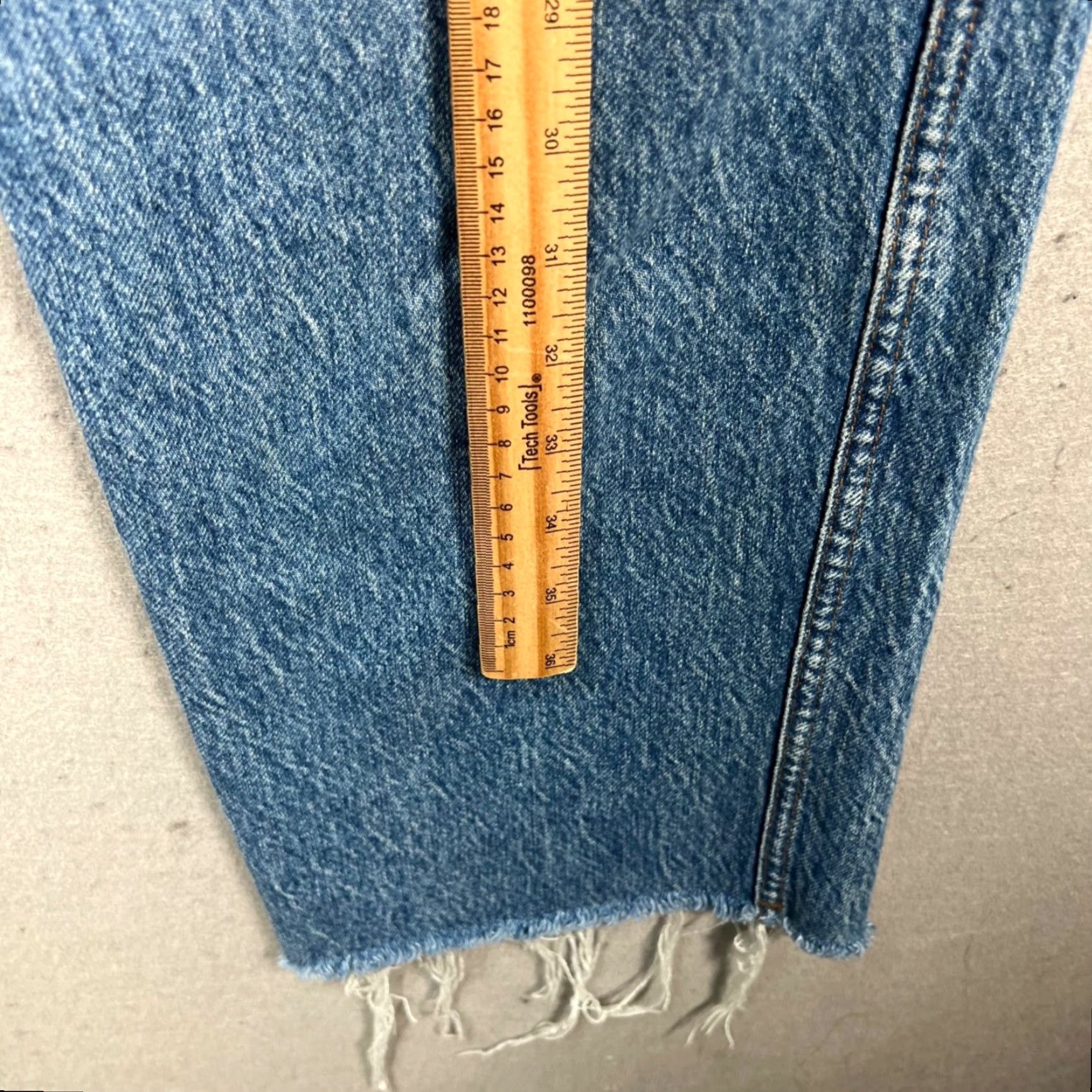 Reformation Reformation Jeans Size 26 Blue Distressed High Rise Straight Denim 5-Pocket Womens/Vintage No Shirt/Hoodie? Size 26" / US 2 / IT 38 - 6 Thumbnail