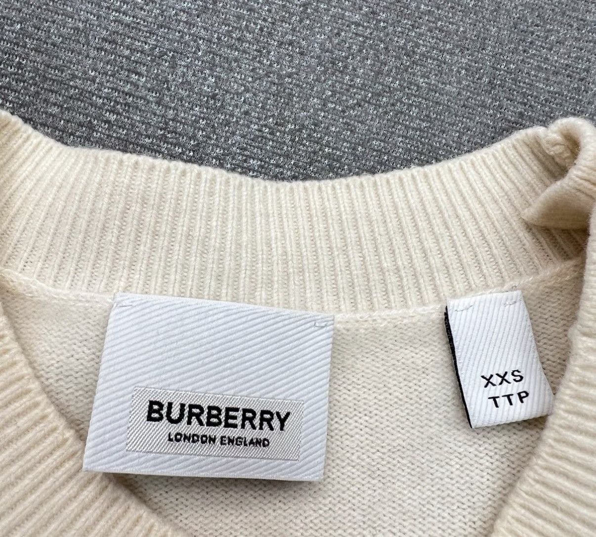 Burberry Burberry Off-White Button Flocked Logo Wool Knit Sweater Size US XXS / EU 40 - 5 Thumbnail