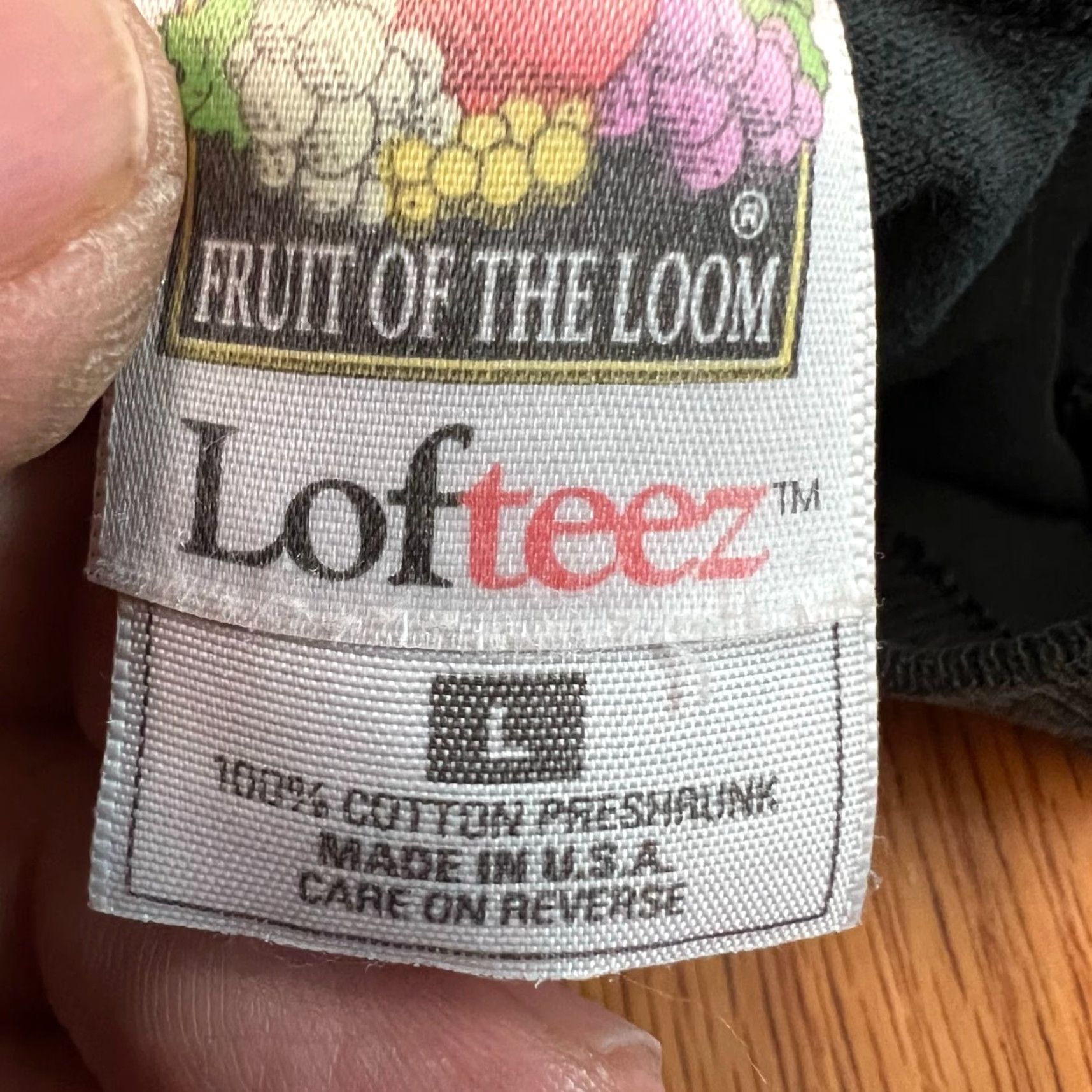 Fruit Of The Loom VINTAGE Fruit of the Loom Concert Shirt T-Shirt Adult L Black Play It Loud Graphic Tee Men Size US L / EU 52-54 / 3 - 5 Thumbnail
