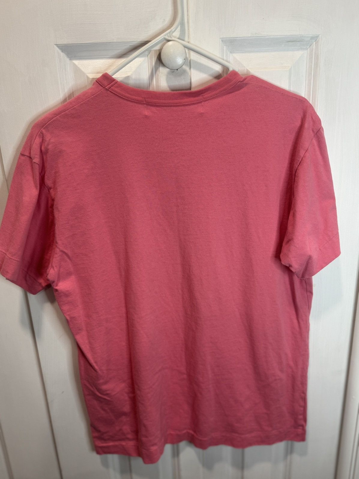 Comme des Garcons Comme des Garçons PLAY pastelle red emblem shirt ‘pink’ Size US L / EU 52-54 / 3 - 3 Thumbnail
