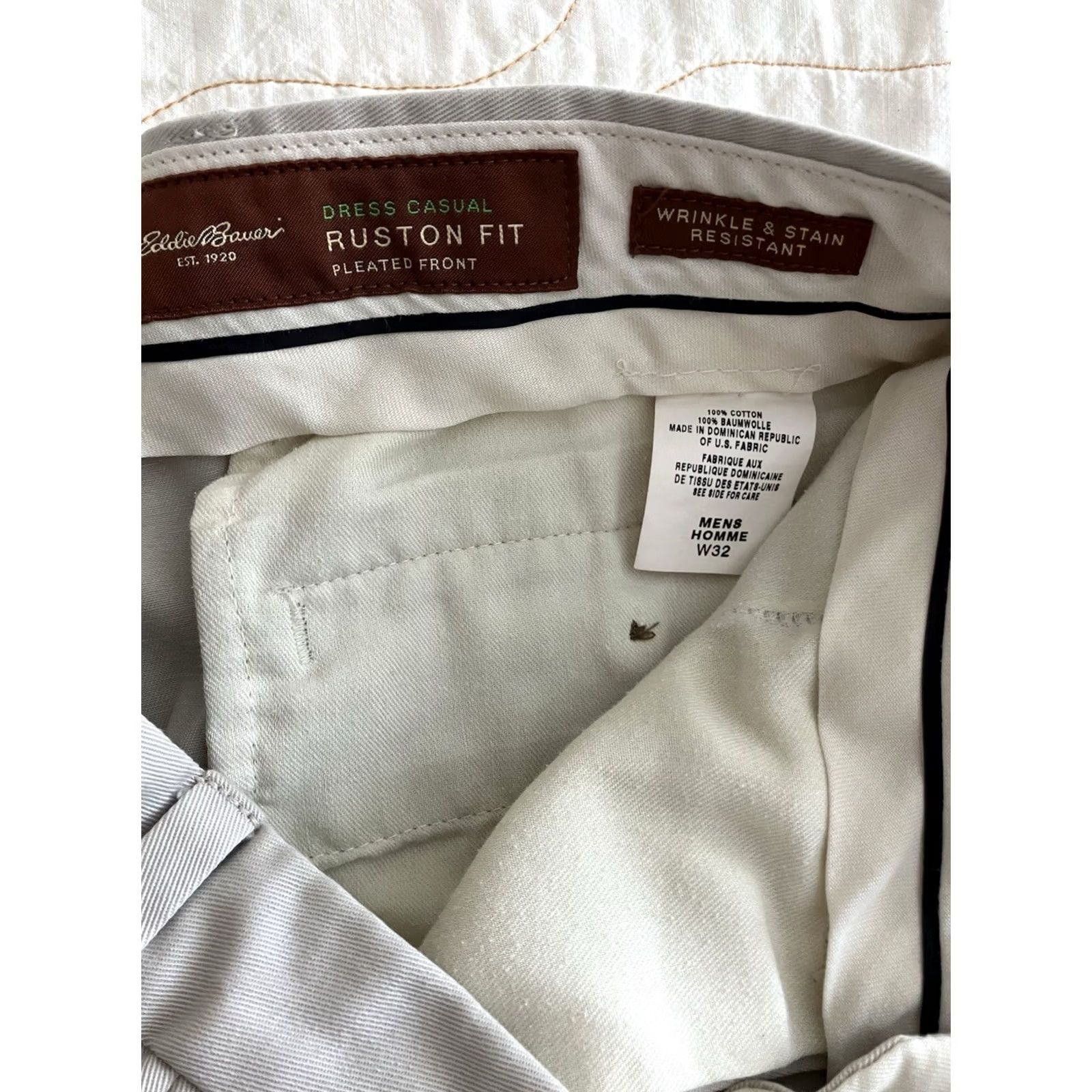 Eddie Bauer Eddie Bauer Everyday Performance Ruston Fit Tan Flat Front Men Pants 32x30 Beige Chino Flats Front Mens Size US 32 / EU 48 - 2 Thumbnail