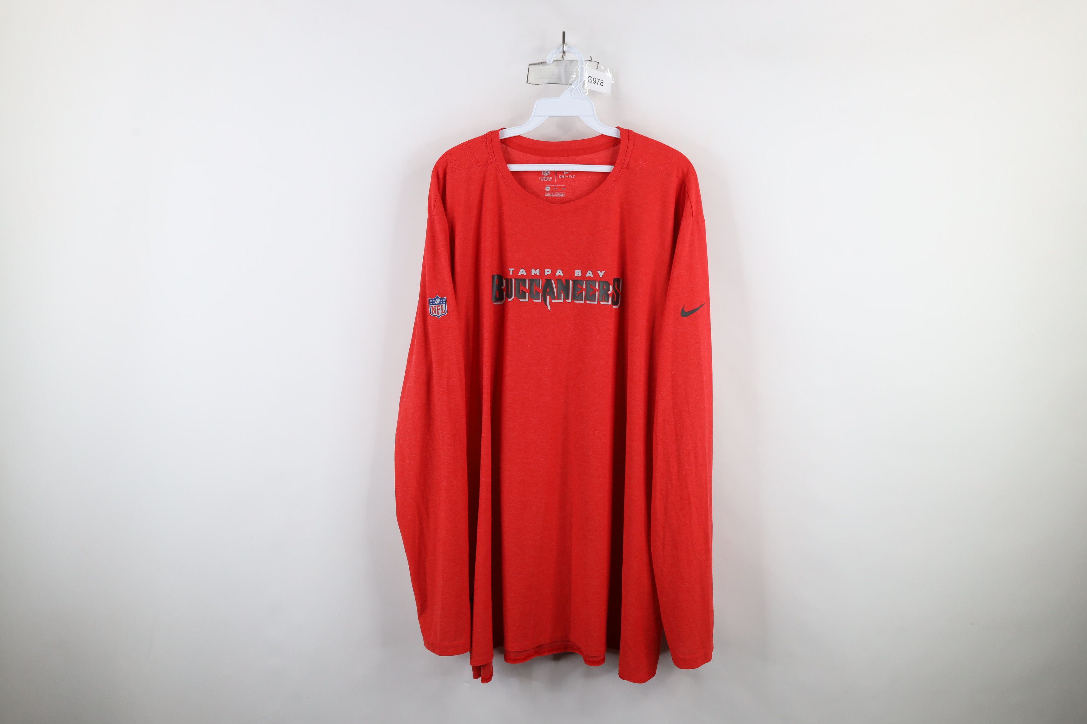 Nike × Vintage Nike On Field Buccaneers Football Long Sleeve T-Shirt Red Size US XXL / EU 58 / 5 - 1 Thumbnail