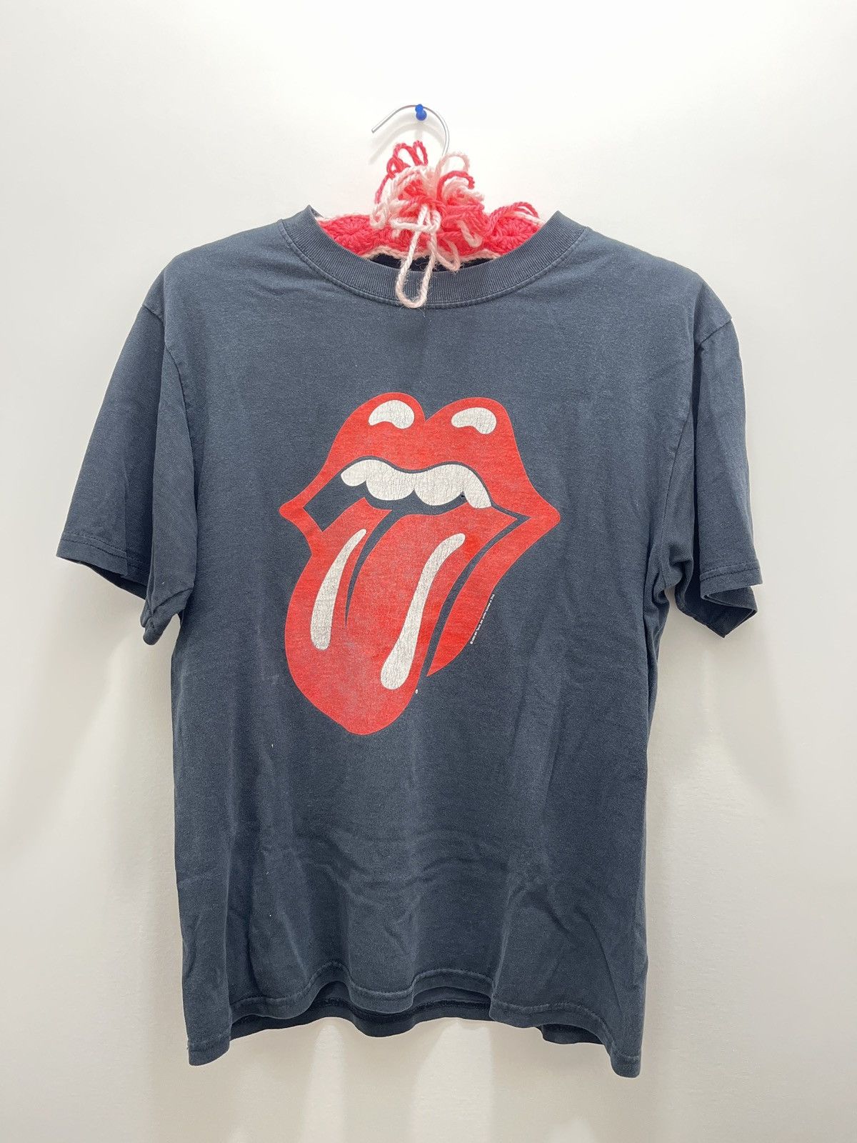 Band Tees Vintage 1993 THE ROLLING STONES Big Tongue Distressed Tee S Size US S / EU 44-46 / 1 - 2 Thumbnail