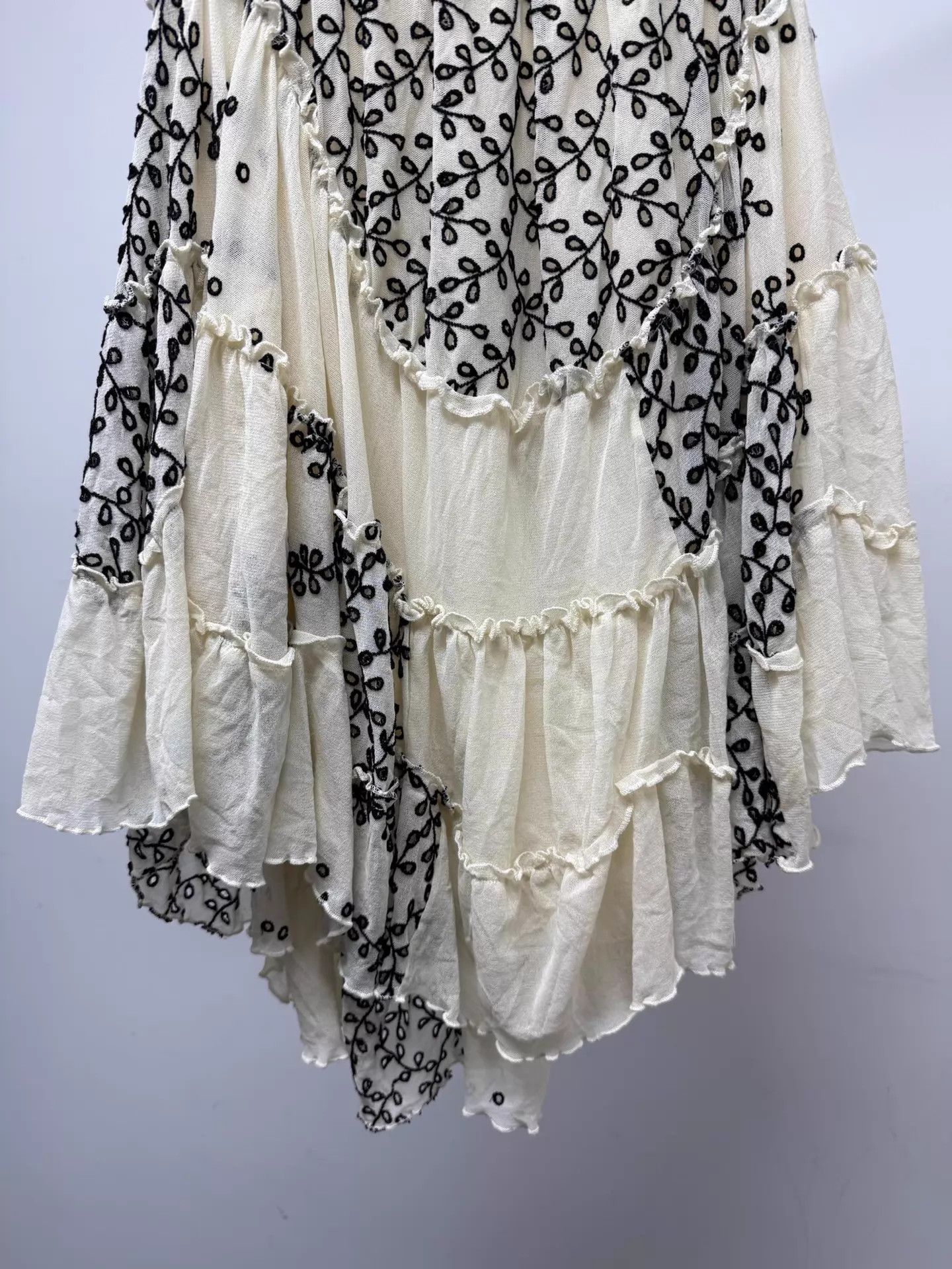 Jean Paul Gaultier Jean Paul Gaultier SOLEIL Ivory Embroidered Skirt XS Size 25" / US 0 / IT 36 - 3 Thumbnail