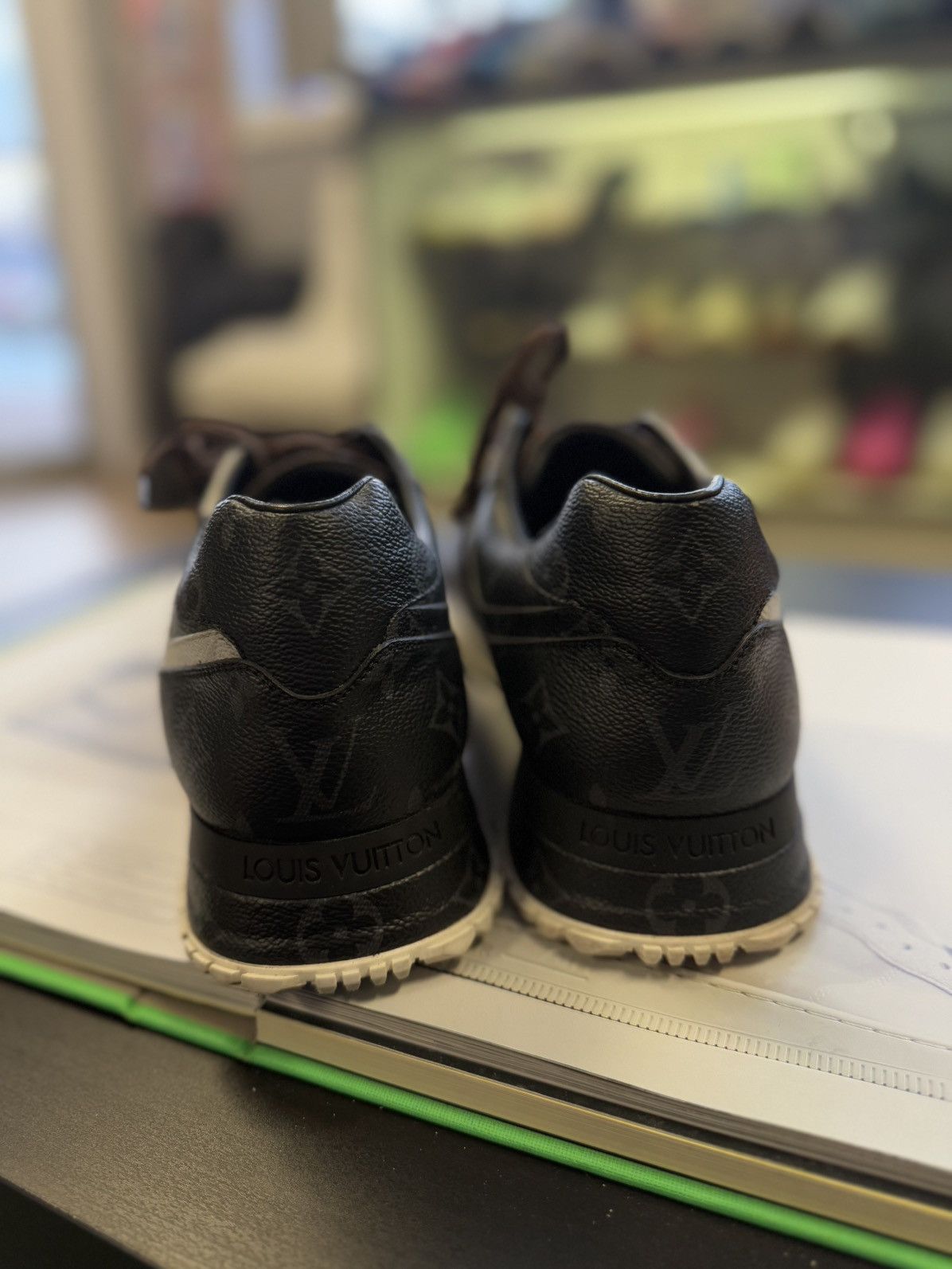 Louis Vuitton 9LV/10US - Louis Vuitton Runaway Trainer Monogram Size US 10 / EU 43 - 14 Thumbnail