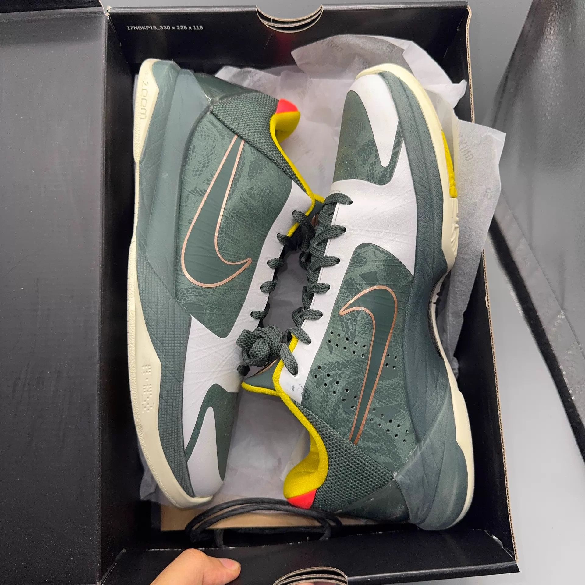 Nike Nike Kobe 5 Gray Green Size 42 Size US 8.5 / EU 41-42 - 6 Thumbnail