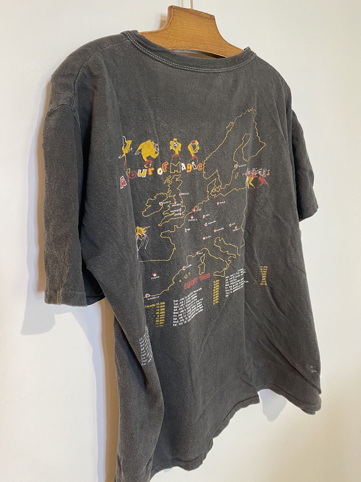Band Tees Vintage 80s Queen final tour shirt Size US XL / EU 56 / 4 - 4 Thumbnail