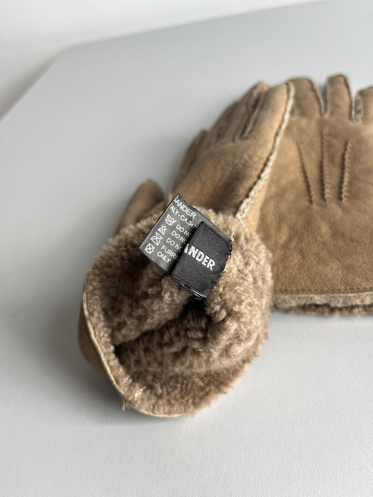 Jil Sander Archive Jil Sander AW05 hand stitched shearling gloves Size 28 - 9 Thumbnail
