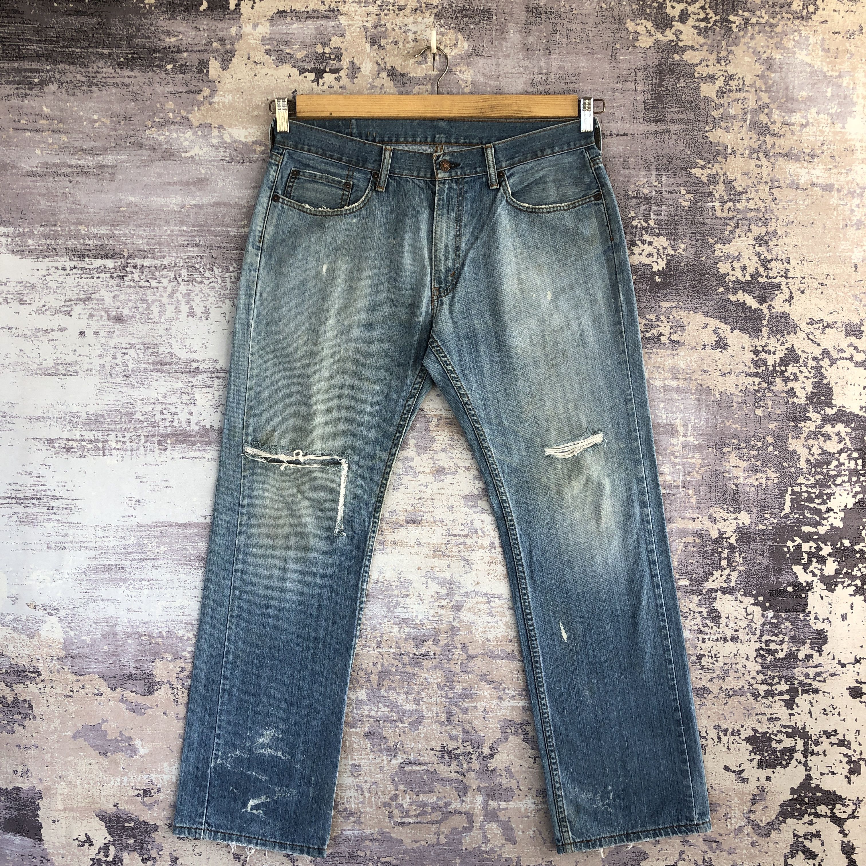 Levi's Vintage Distressed Levis 559 Baggy Jeans Levi's Faded Denim Size US 34 / EU 50 - 1 Thumbnail