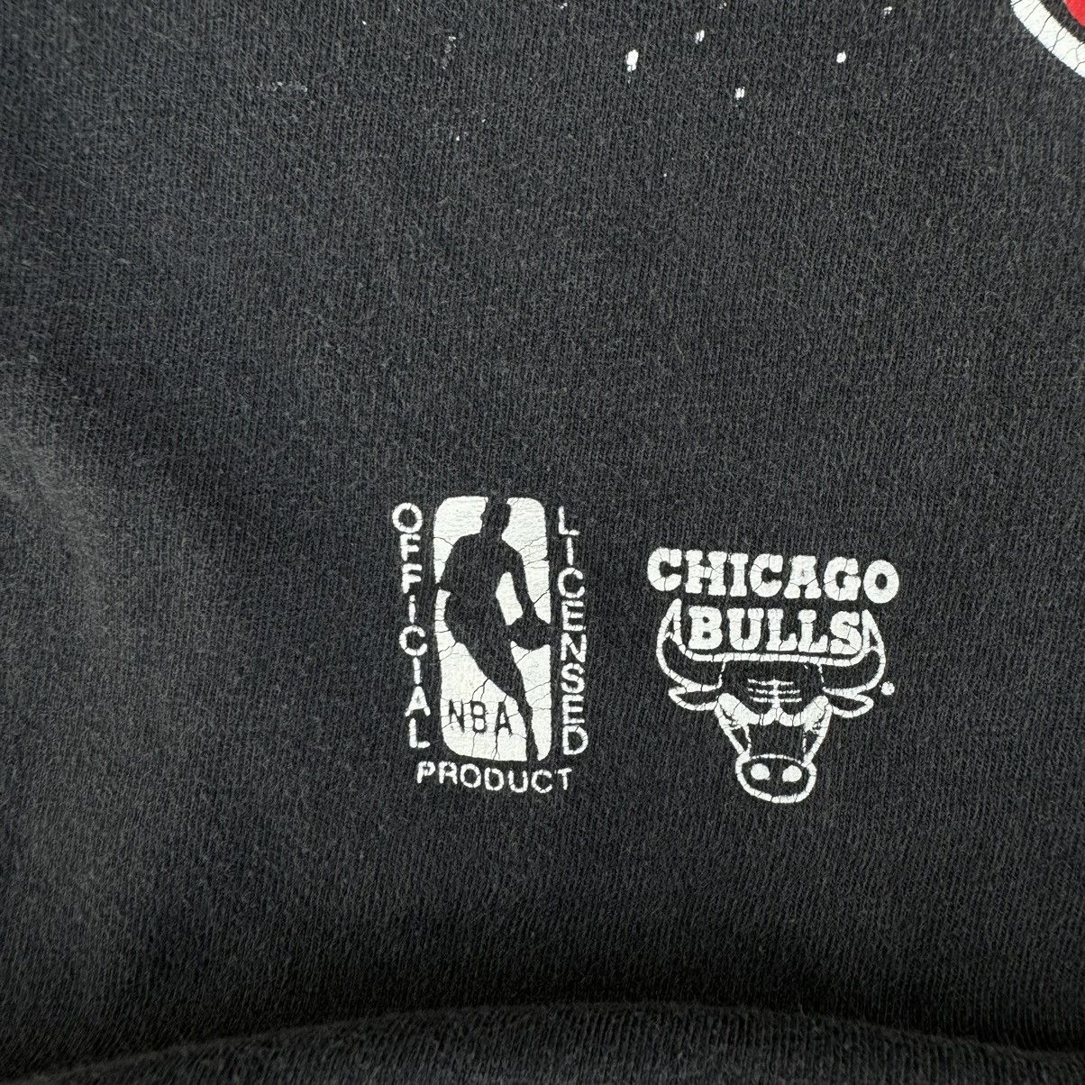 Jordan Brand × NBA × Nike Vintage 90s Faded Black Chicago Bulls Graphic Tee Fits Large Size US L / EU 52-54 / 3 - 3 Thumbnail