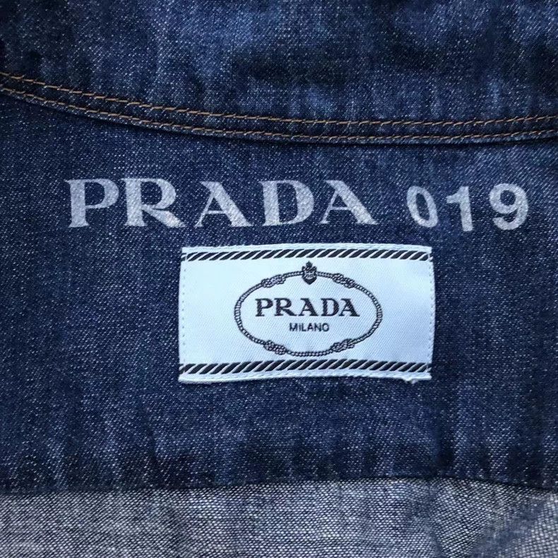 Prada Prada Size 41 Metal triangle shirt 2501-Nextarrow Size US XXS / EU 40 - 4 Thumbnail