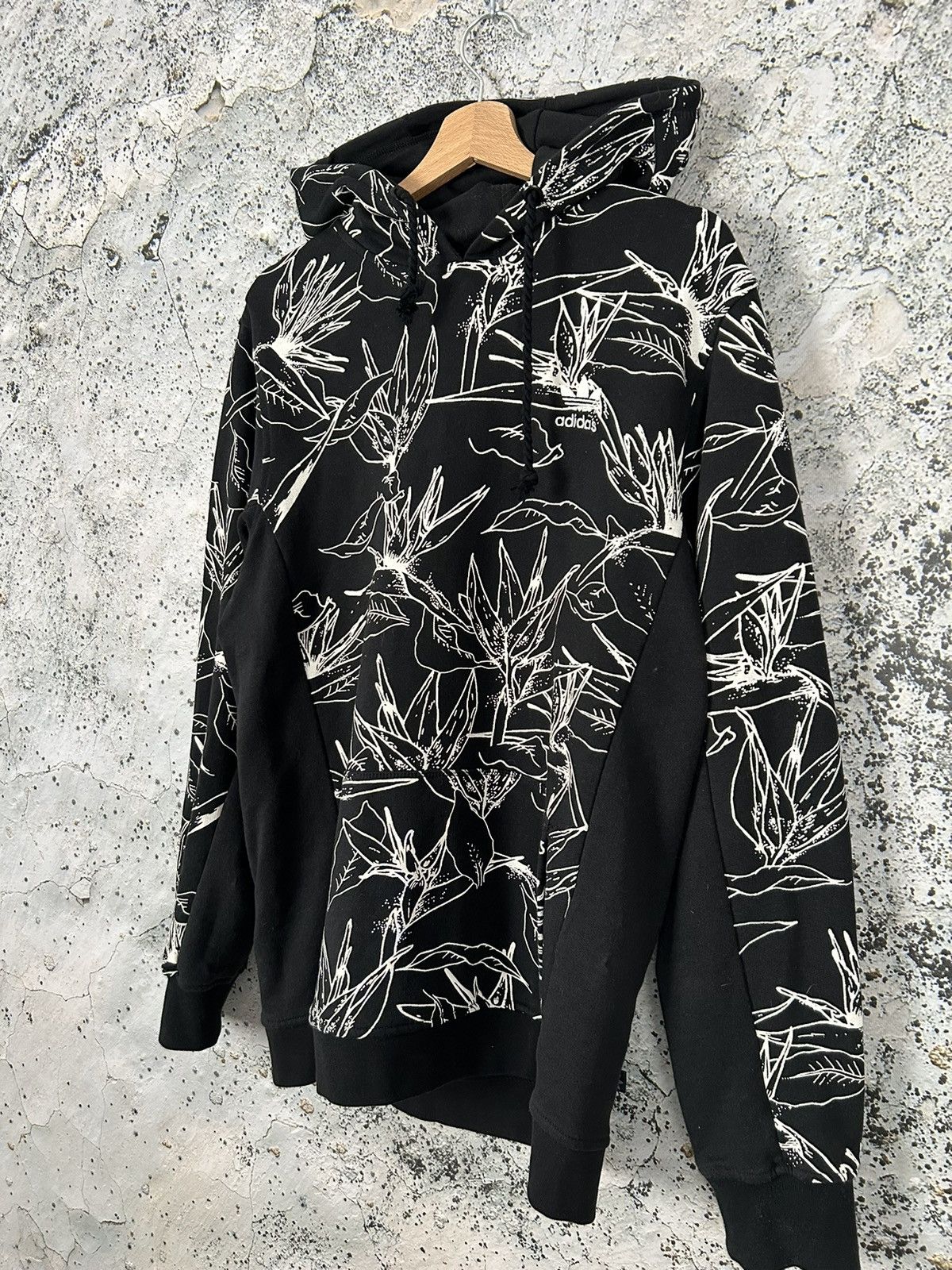 Adidas Adidas Sketch Flowers Hoodie Sweatshirt Streetwear Hype Size US M / EU 48-50 / 2 - 2 Thumbnail