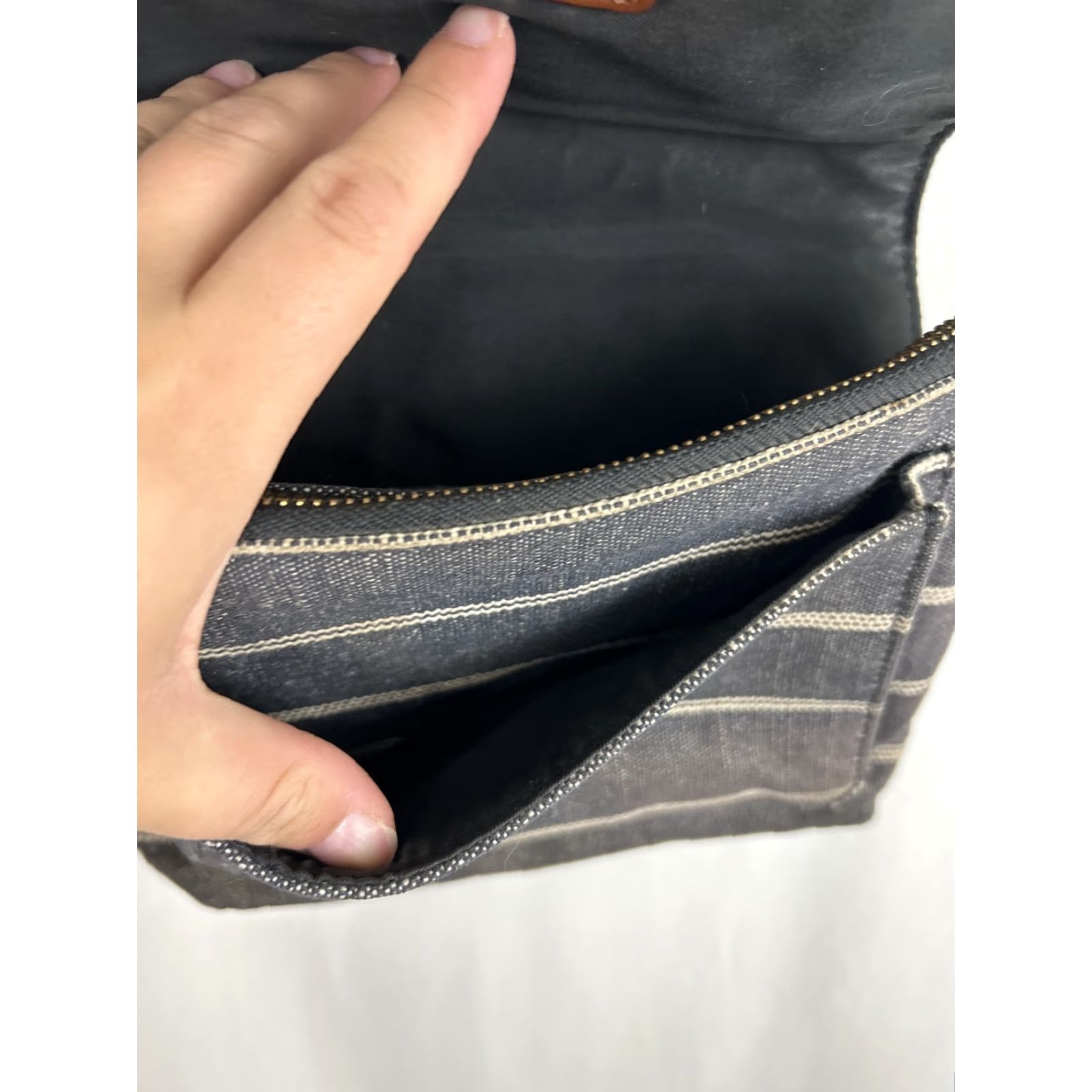 Fossil Fossil Crossbody Purse Black Denim Striped Brown Leather Flap Small Women Size ONE SIZE - 7 Thumbnail