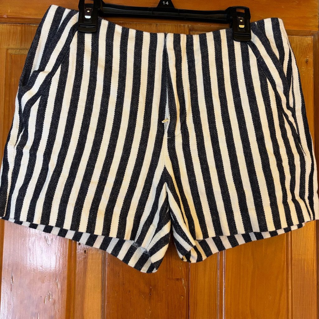 Banana Republic Banana Republic womens shorts Size 26" / US 2 / IT 38 - 1 Thumbnail